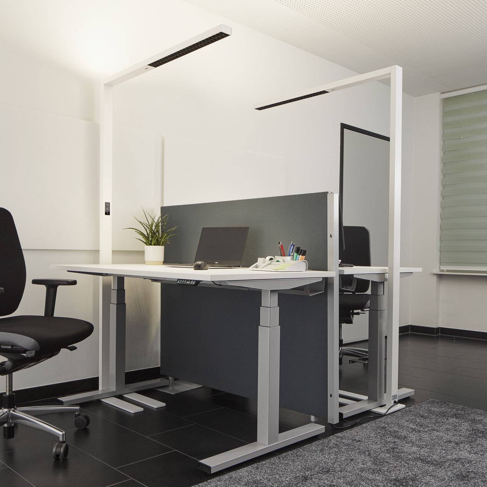 Arcchio White LED floor lamp Jolinda with daylight sensor, for Workroom / Office, aluminium, plastic, 60 W, energy efficiency: A+, L: 115.9 cm, W: 6.4 cm, H: 195 cm