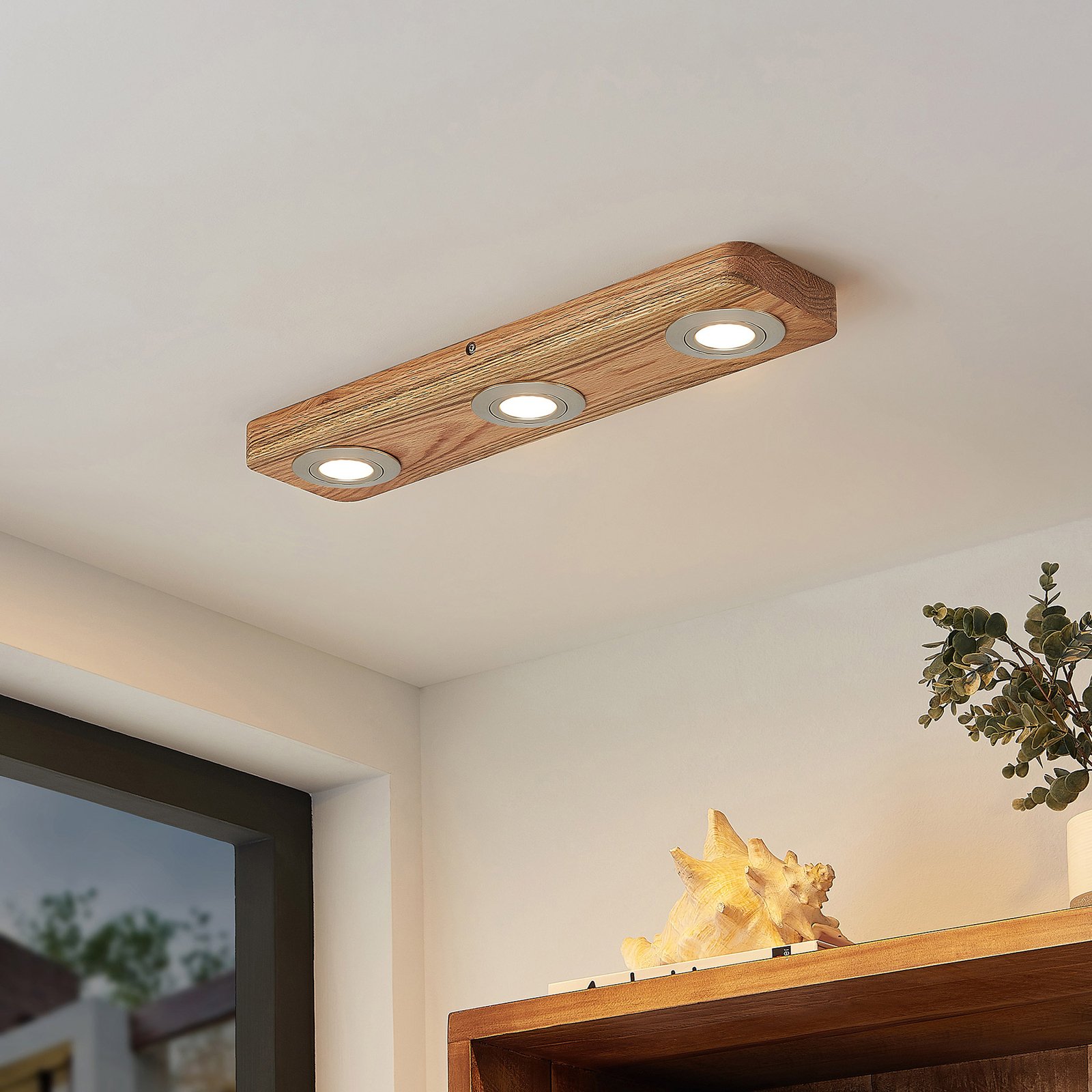 Lindby Mikari LED ceiling light in wood, 3-bulb