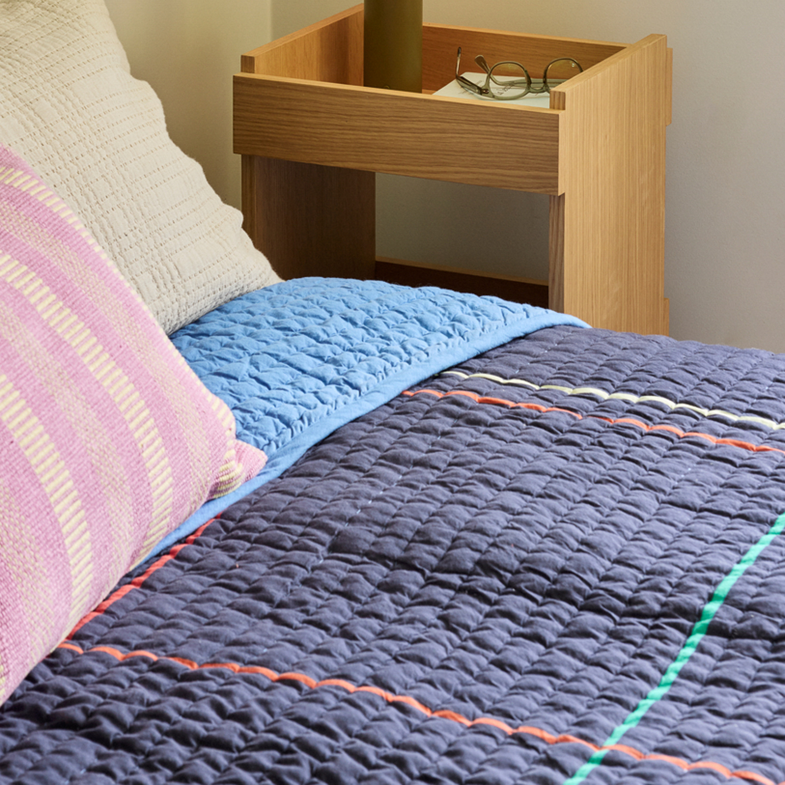 Cuvertură Sen albastru închis, lungime 260 cm - Hübsch