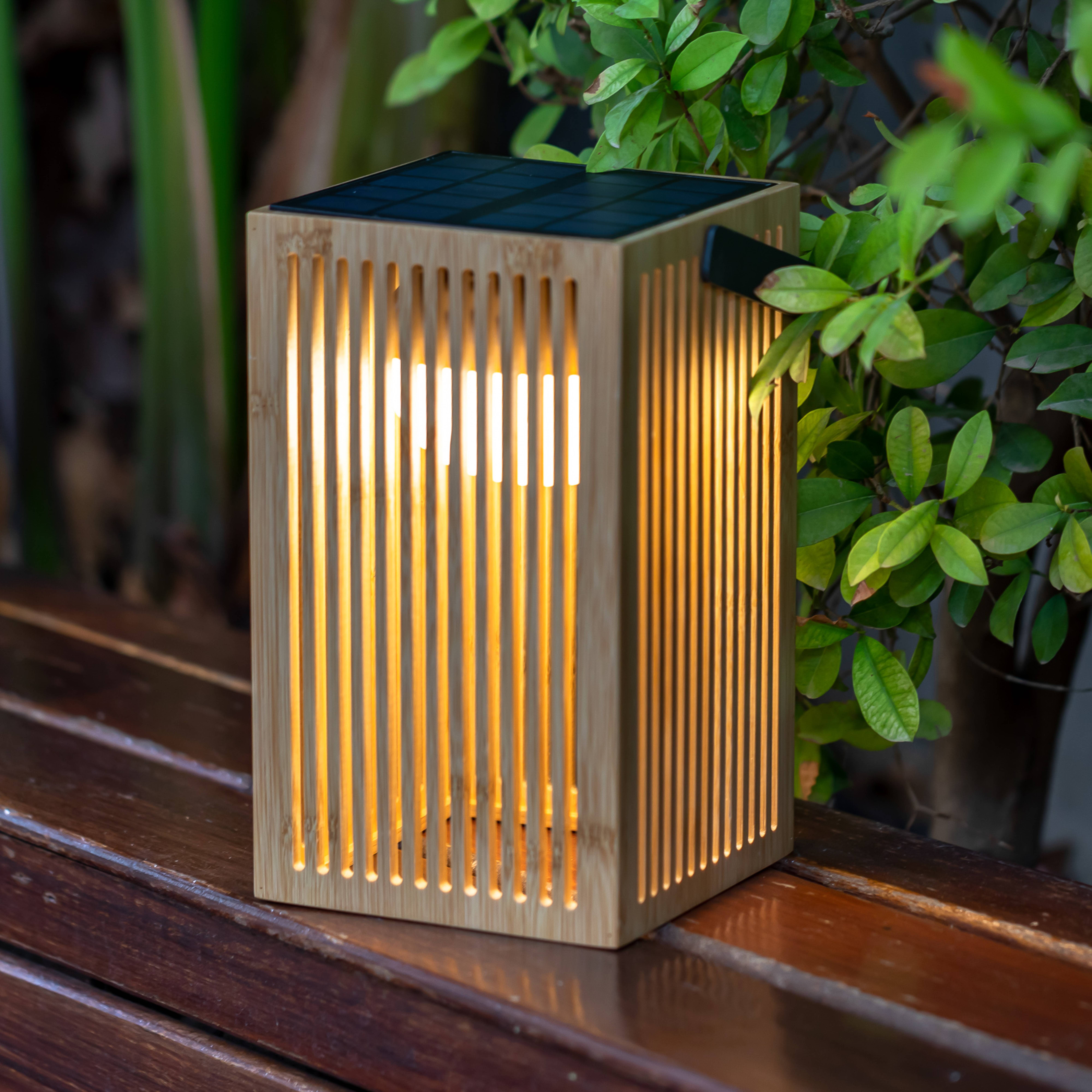Newgarden Okinawa lámpara de mesa LED solar bambú