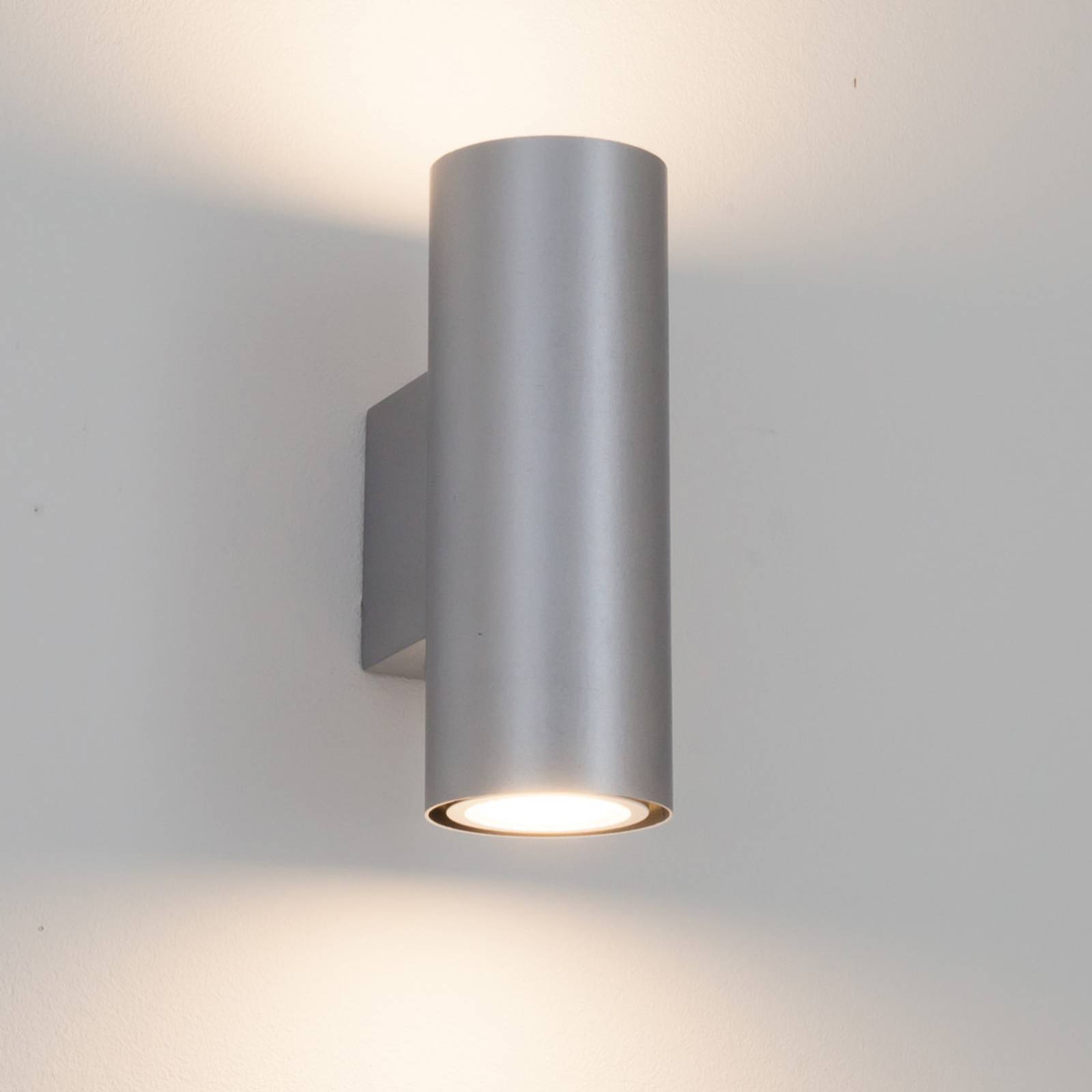 Silberne LED-Wandleuchte Kabir, 2-flammig