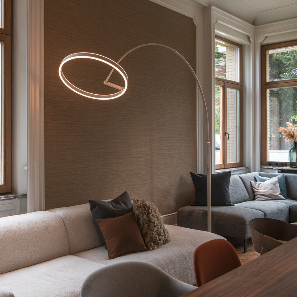 SLV One Bow Golvlampa 2700/3000K, vit från SLV