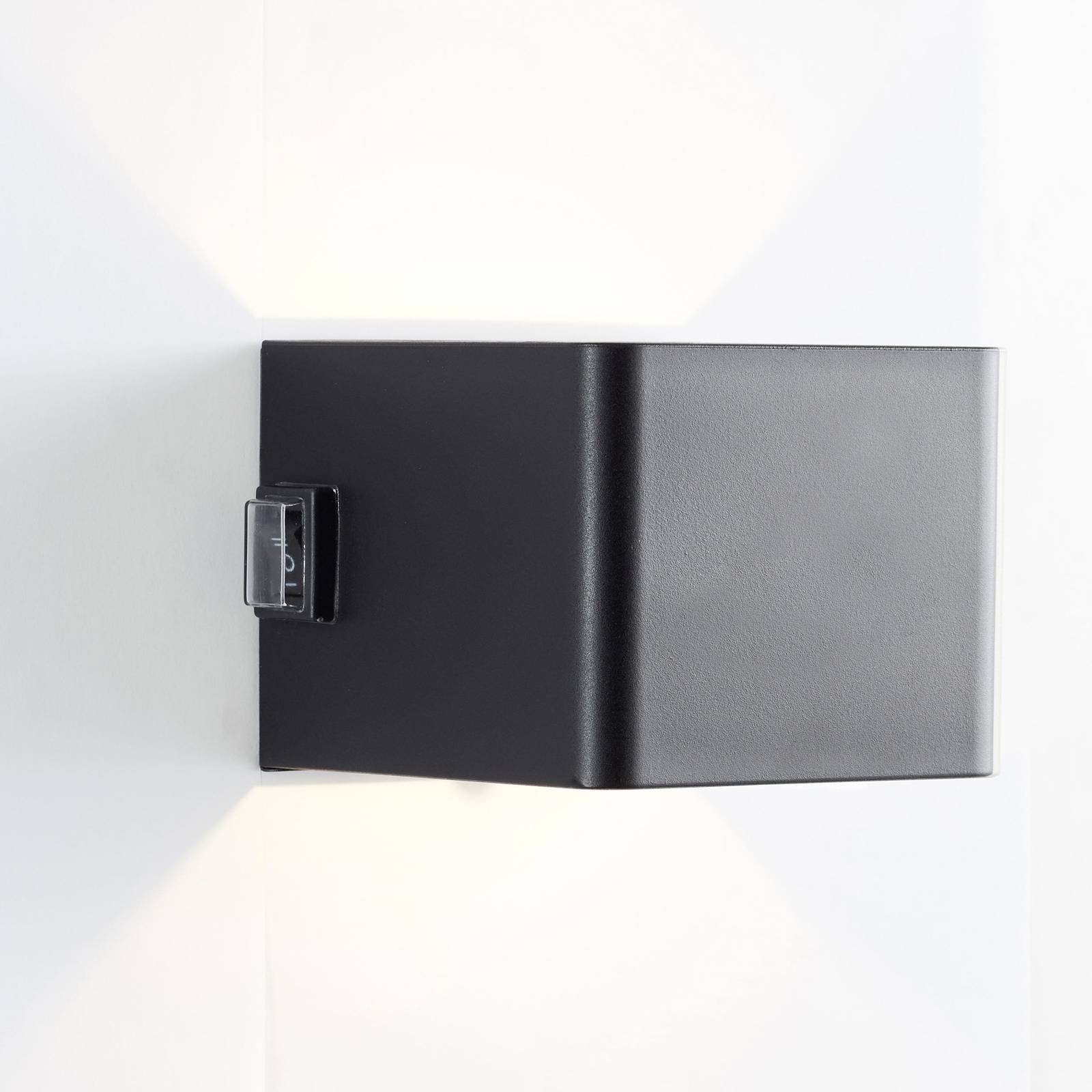 LED-Akku-Außenwandlampe Iseo, schwarz, Breite 10 cm, Sensor