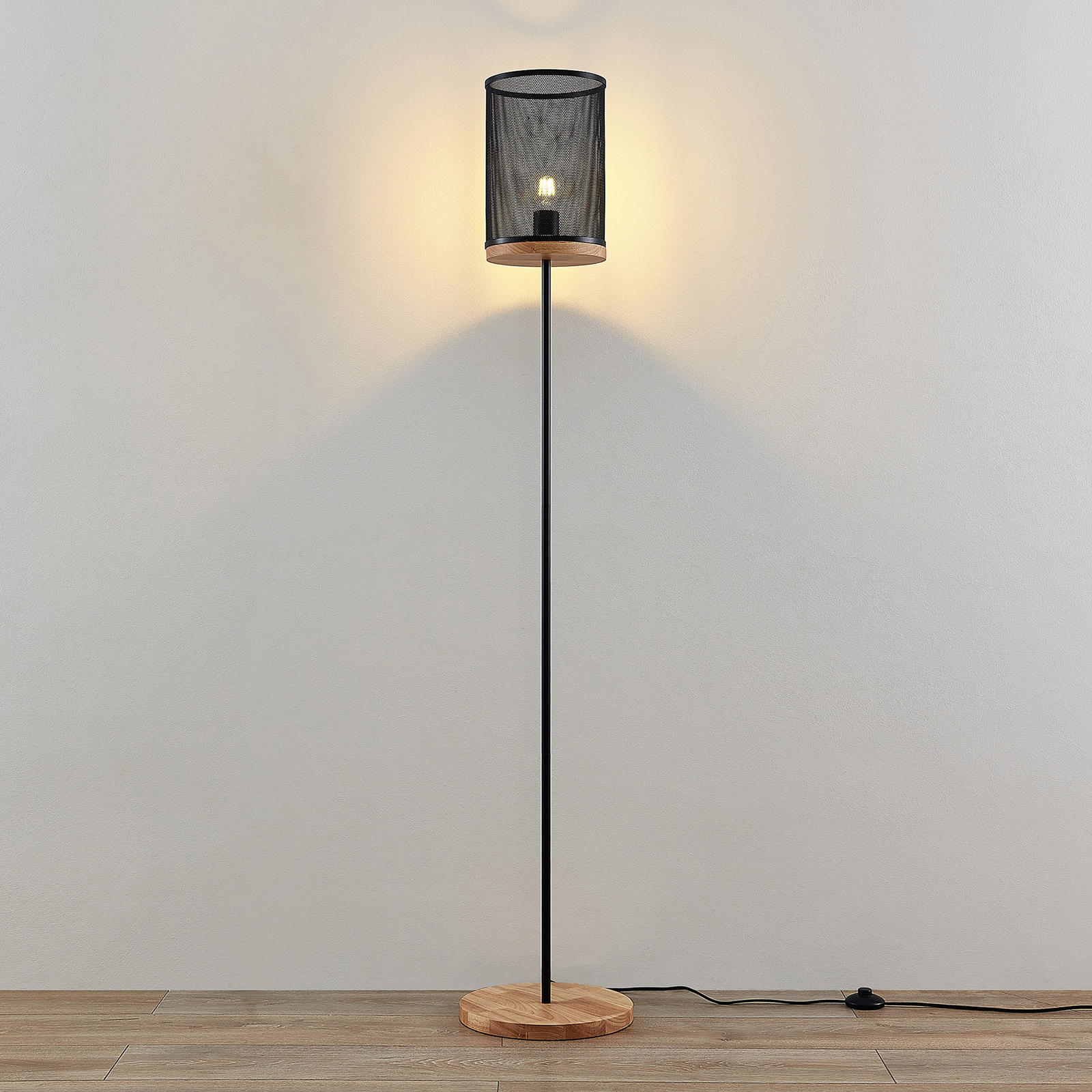 Lindby Kiriya stojací lampa s mřížovým stínidlem
