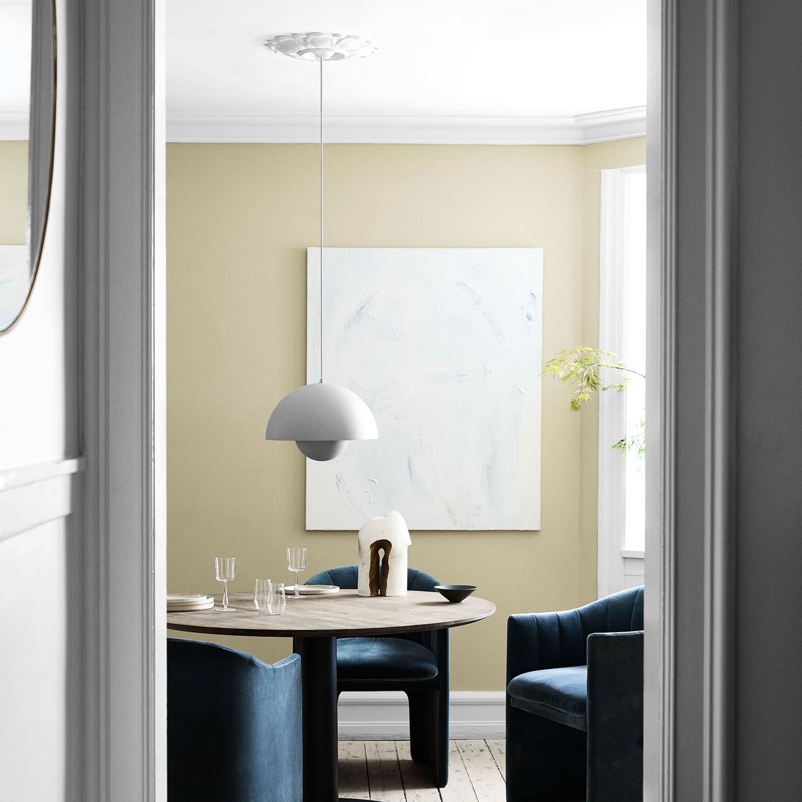 Flowerpot VP2 Pendelleuchte weiß - &Tradition