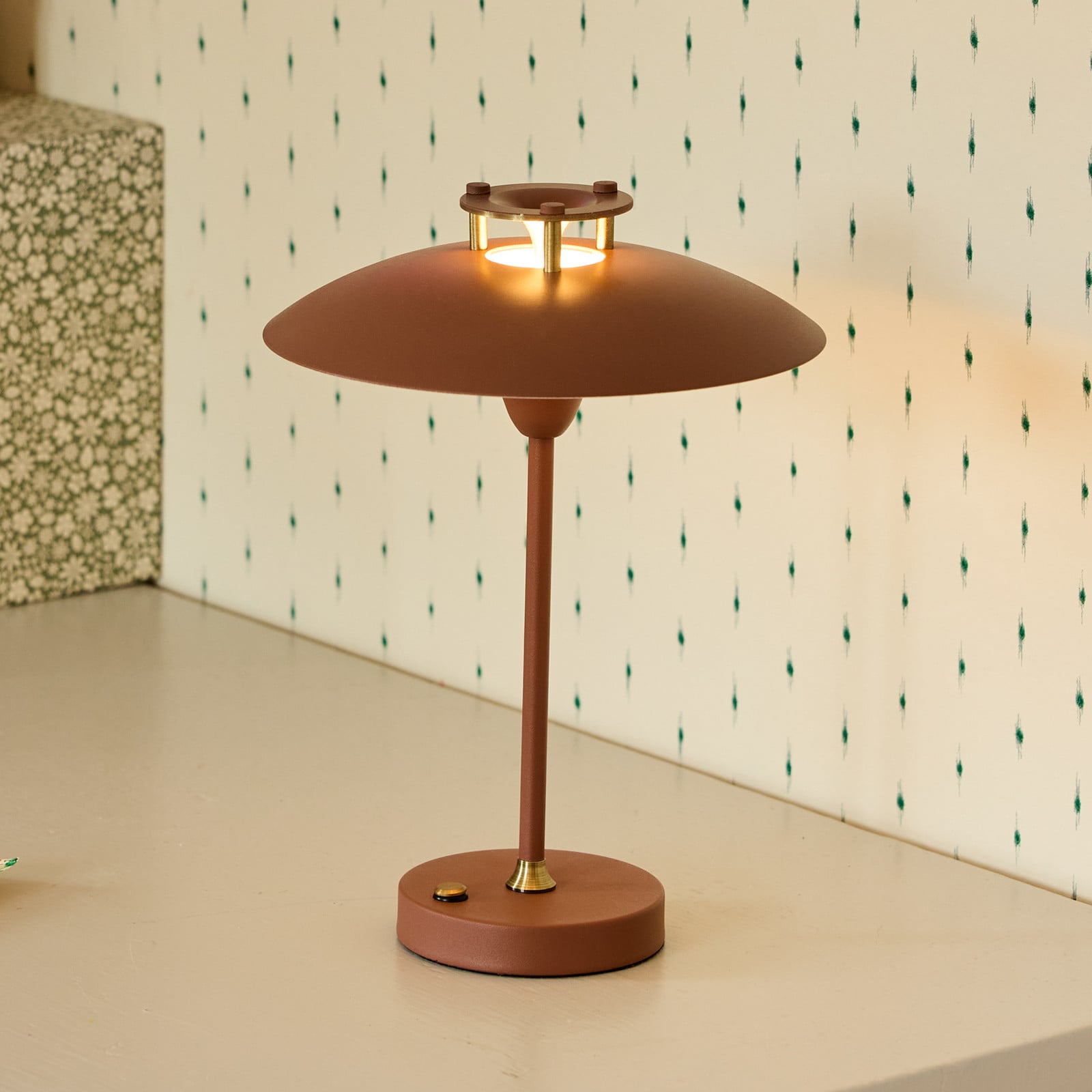 MINI STEPP 1-2-3 batteridrevet bordlampe, rødbrun, IP44 – Halo Design - Stue - Metal - Med én lyskilde billede