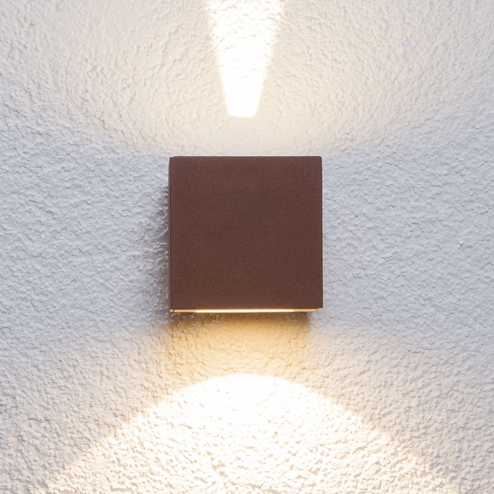 Jarno rustbrun utendørs LED-vegglampe, terningform