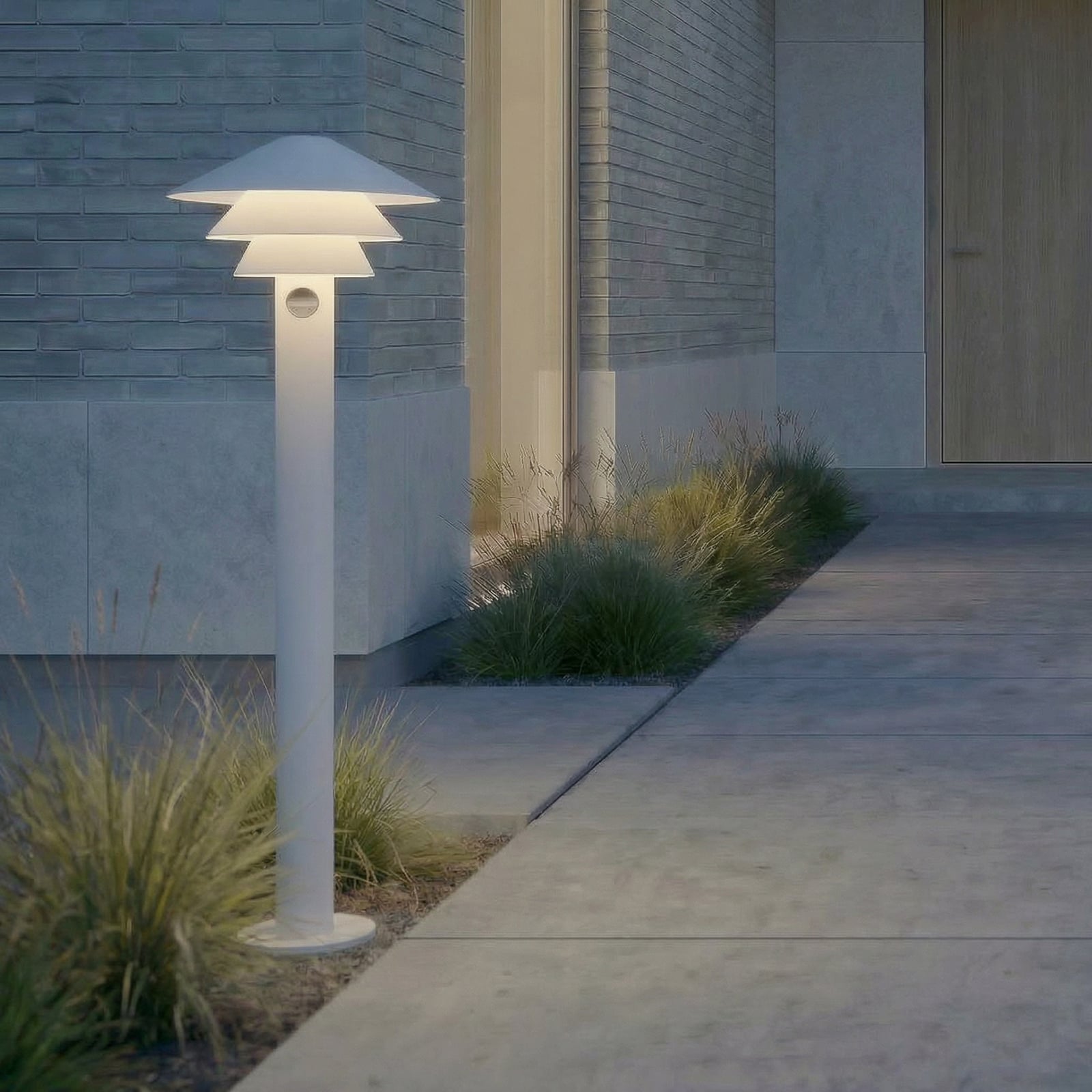 Lucande Montaro LED path light, 110 cm, white, with sensor