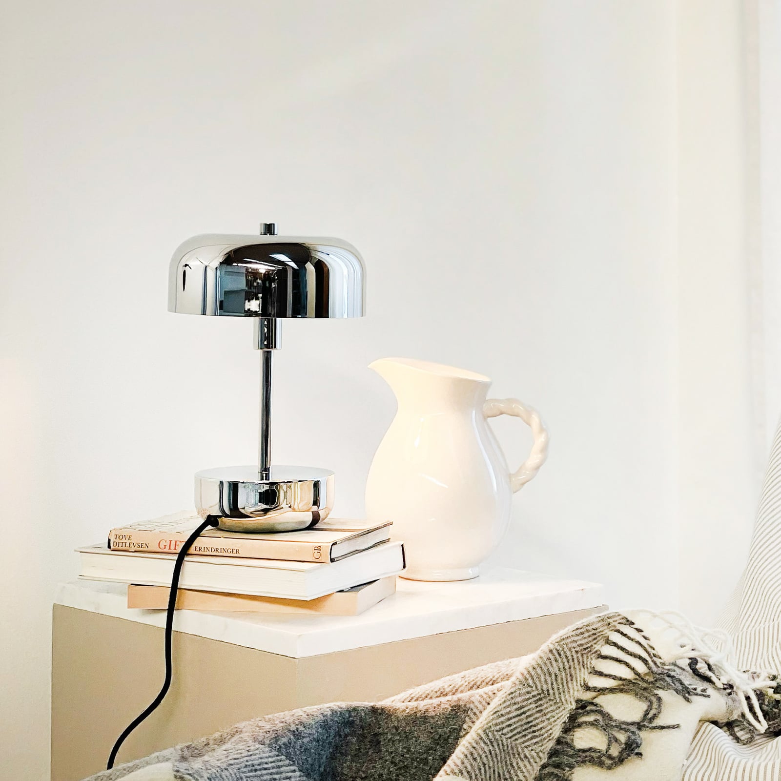 Lampe à poser Dyberg Larsen Haipot, IP20, chrome Lampe à poser Dyberg Larsen Haipot, IP20, chrome