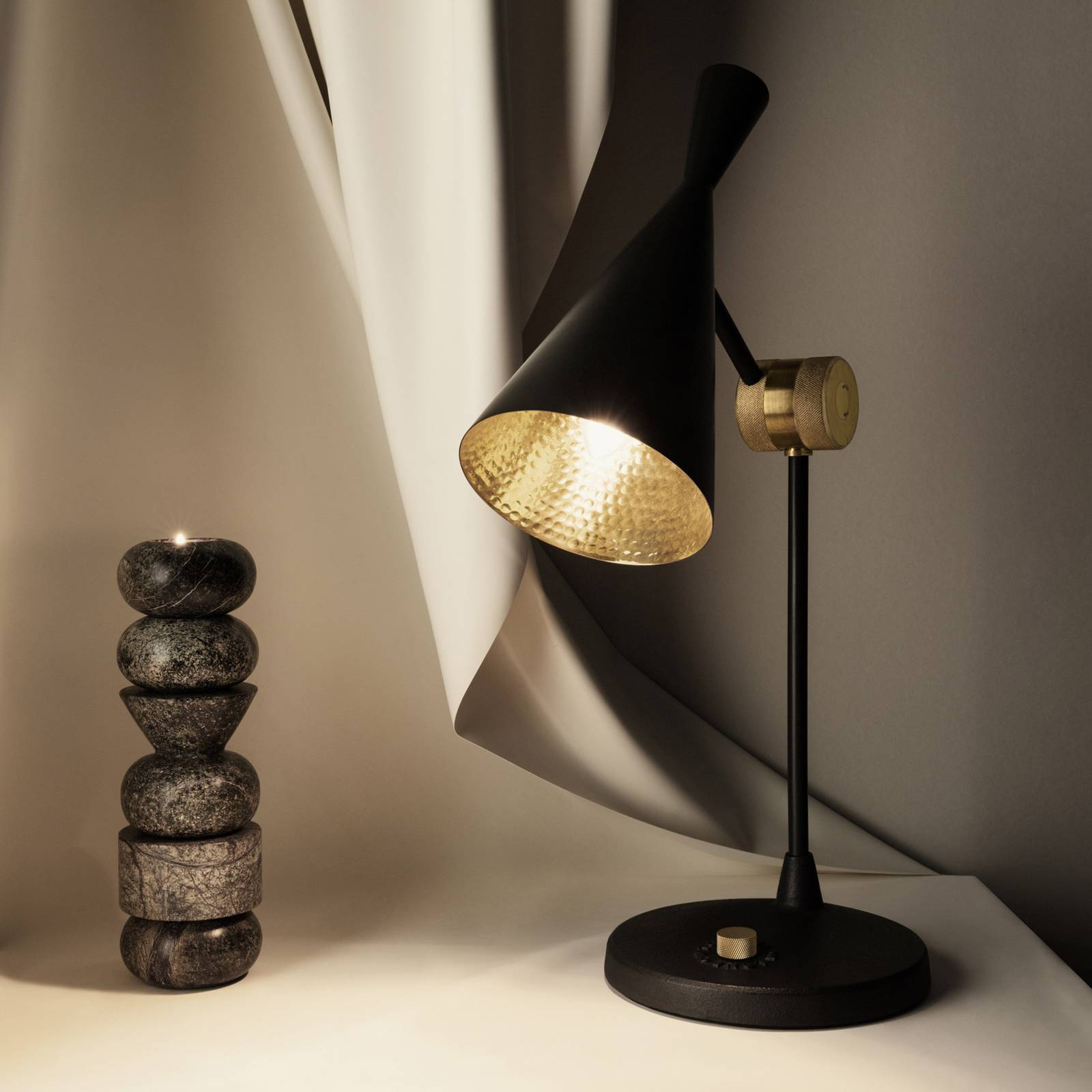 Tom Dixon Beat Table lampa stołowa, czarna