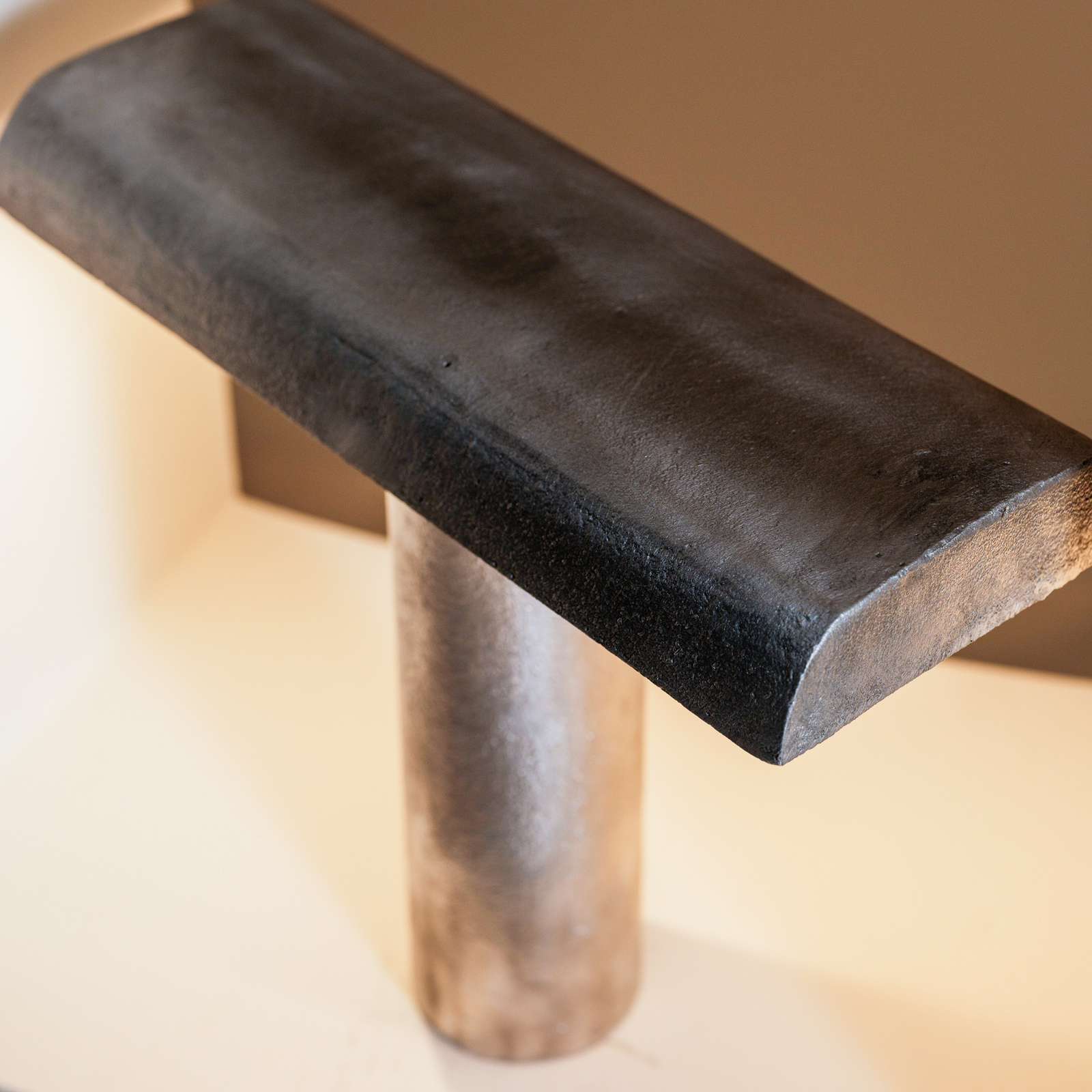 STEEL GREY FCK bordlampe, aluminium, højde 30 cm, G9 – Serax