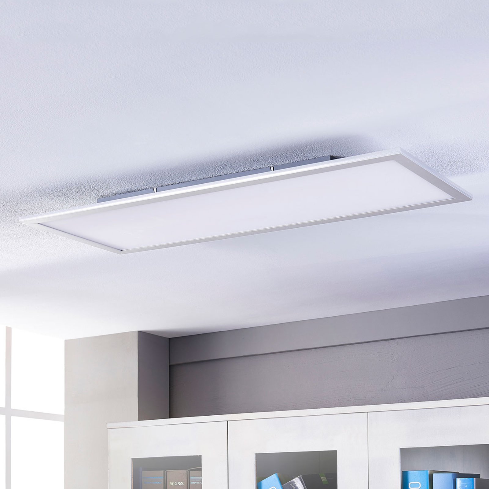 Livel LED taklampa CCT 120x30 Vit/Silver - Lindby
