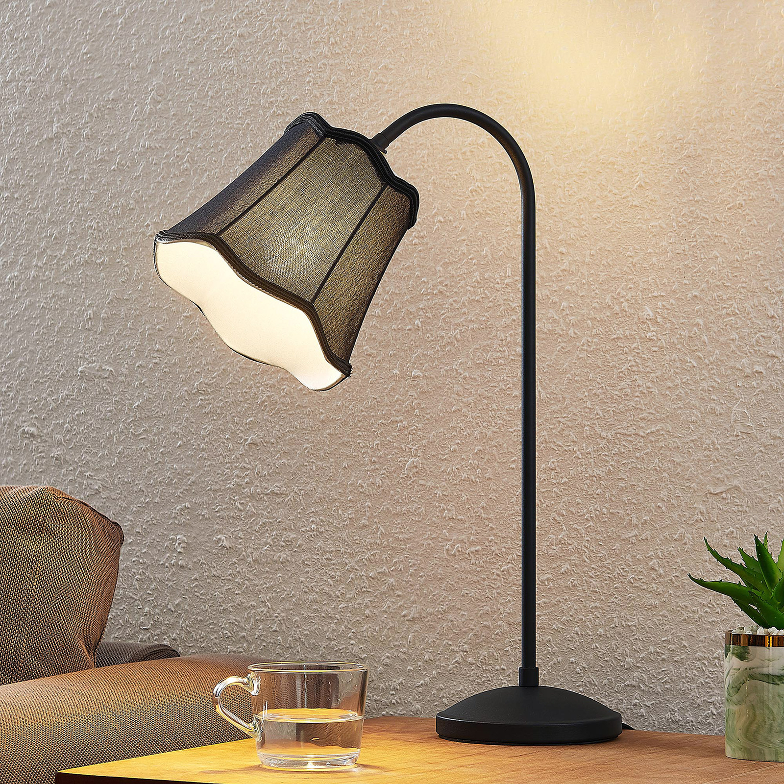 Lucande Binta stof-bordlampe, vintage, sort