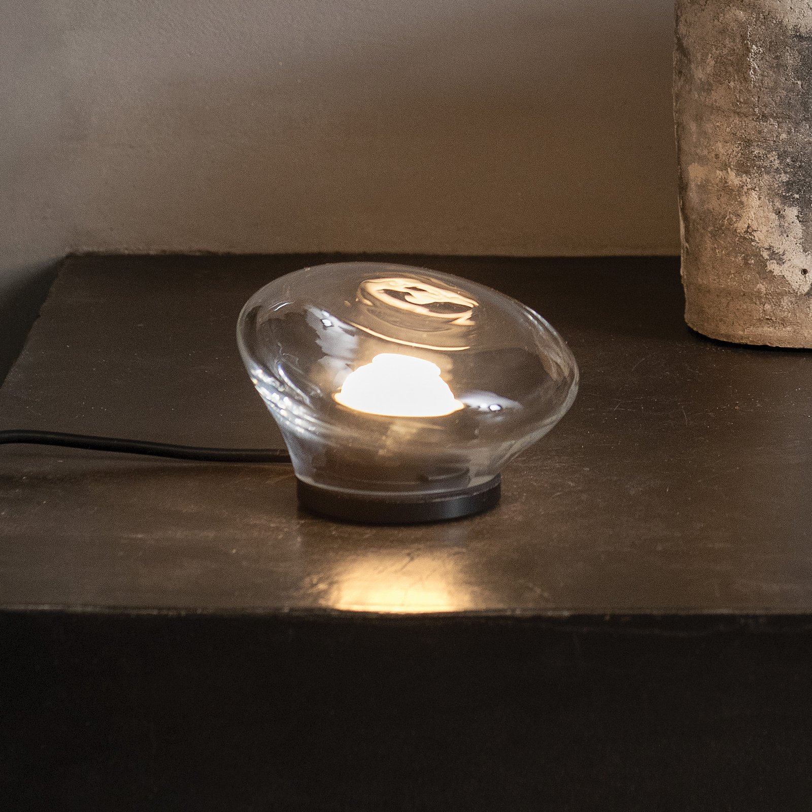 Karman Agua -LED-pöytälamppu Ø13 cm, kirkas lasi