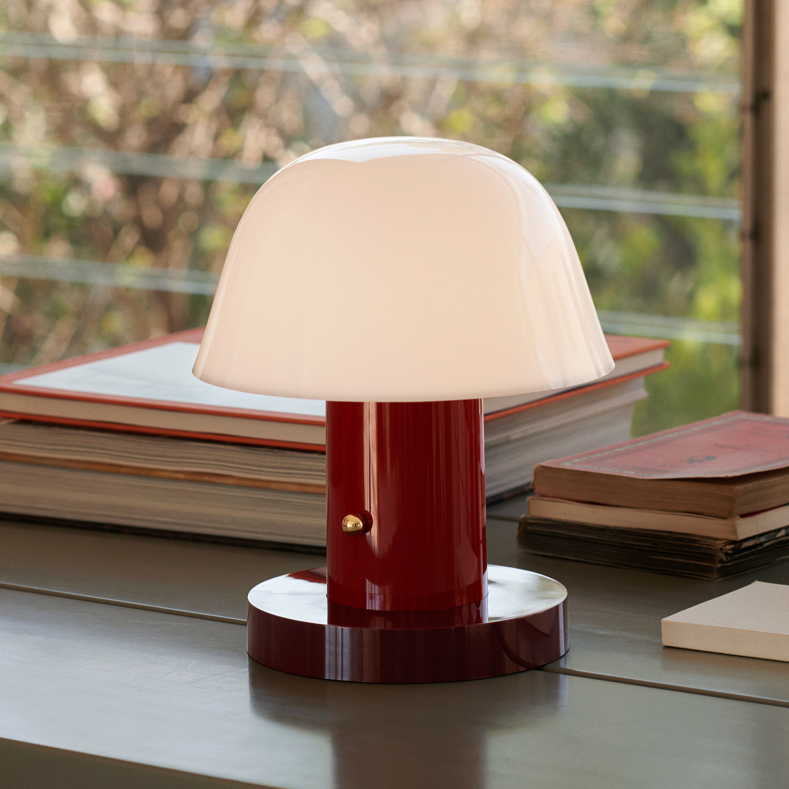 &Tradition Akku-Tischleuchte Setago JH27 mit Dimmer