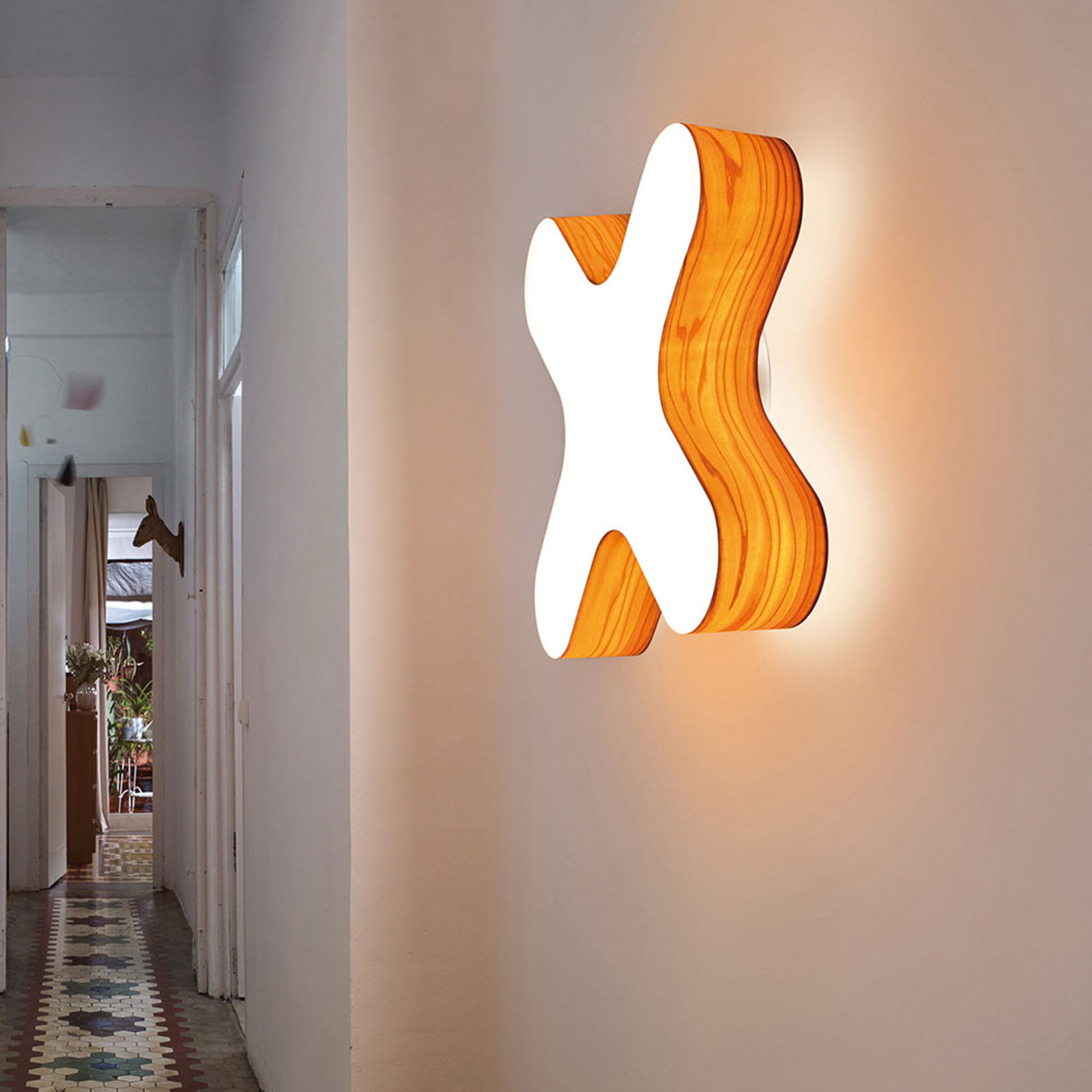 LZF X-Club LED-Wandleuchte 0-10V dimmbar, Furnier
