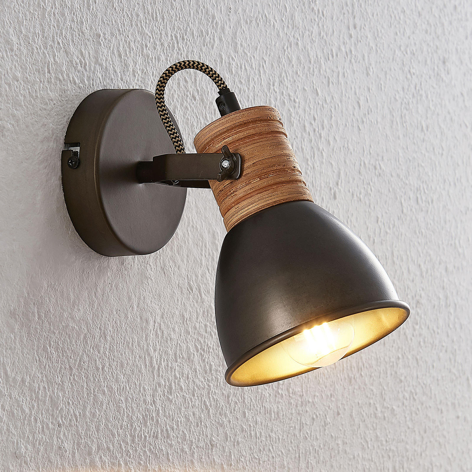 Lindby Arina wall light with wood, 11 cm, for Living / Dining Room, metal, plywood, E14, 40 W, energy efficiency: A++, W: 11.2 cm, H: 17.5 cm