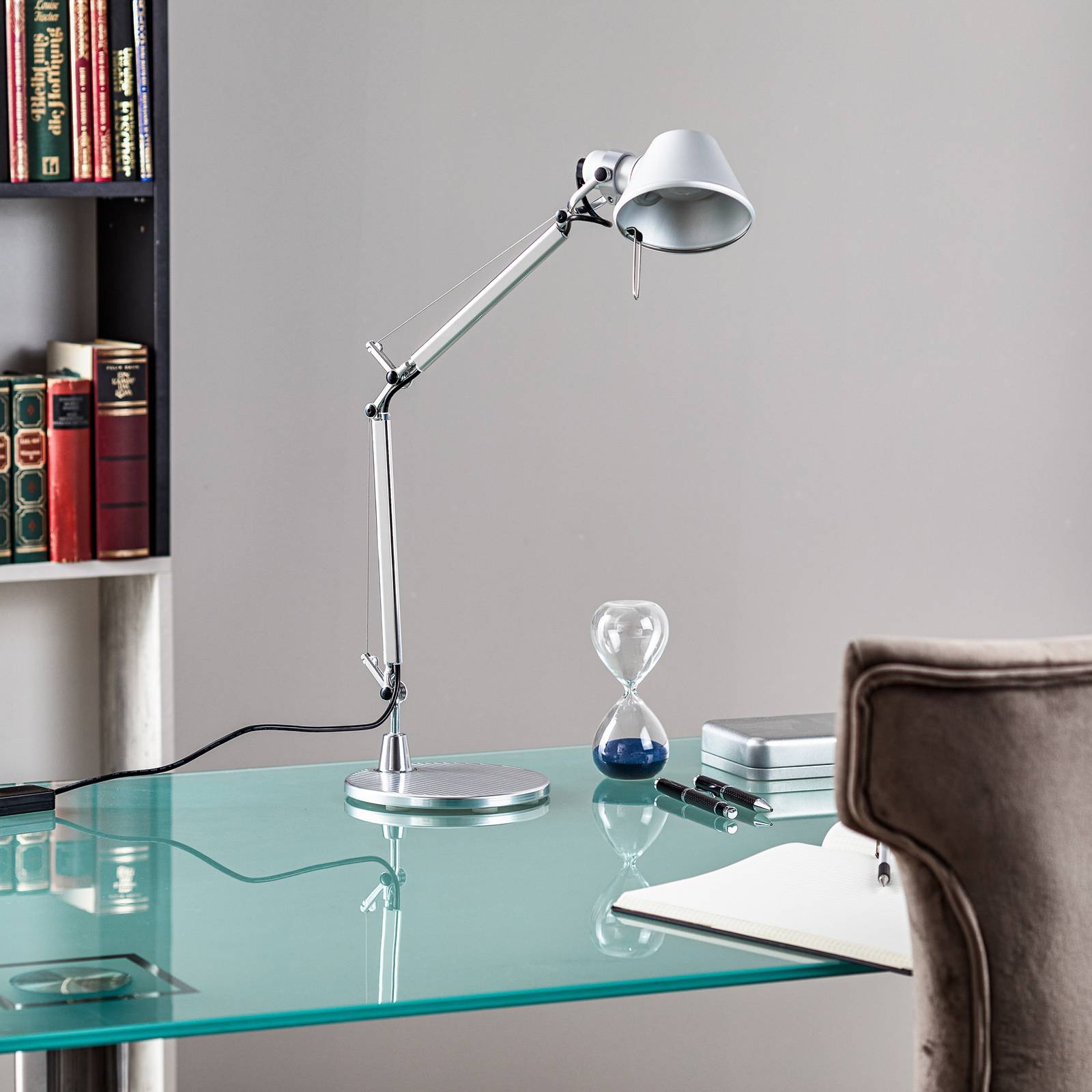 Klasyczna lampa stołowa LED Tolomeo Micro