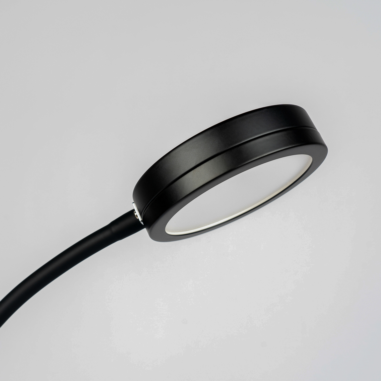 Lindby Toulin de pinza LED, brazo flexible, negro