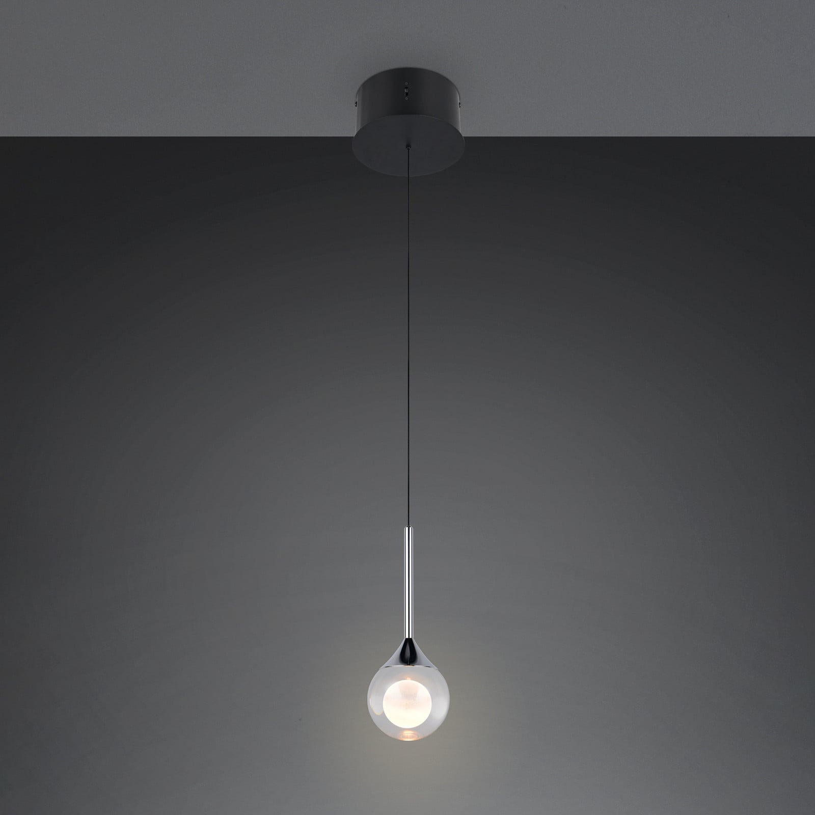 Trio Lighting LED висяща лампа „Calista“, хромиран цвят, Ø 10 см, метал/стъкло, CCT