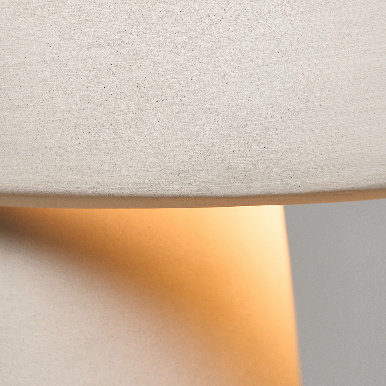 WHITE ROMÉ 01 bordlampe, beige, stentøj, højde 23,5 cm, E14 – Serax
