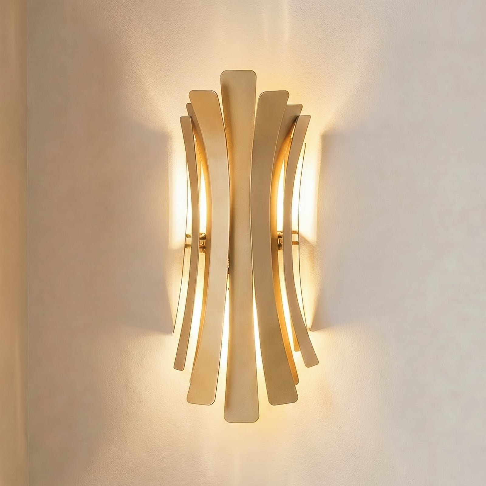 Applique murale Lınea, couleur or, hauteur 48 cm, métal, E14