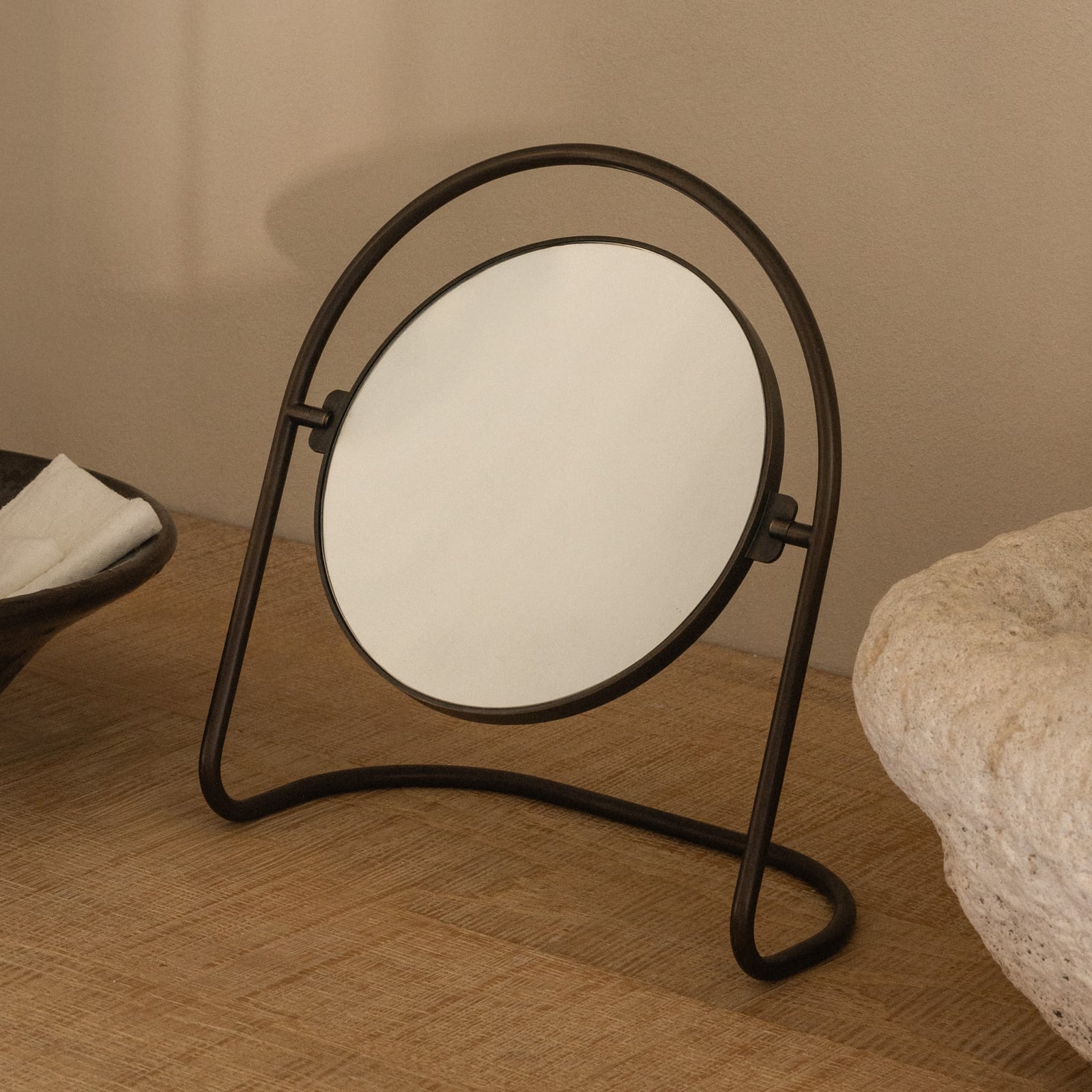 Nimbus table mirror, bronze, height 26 cm - Audo Nimbus table mirror, bronze, height 26 cm - Audo