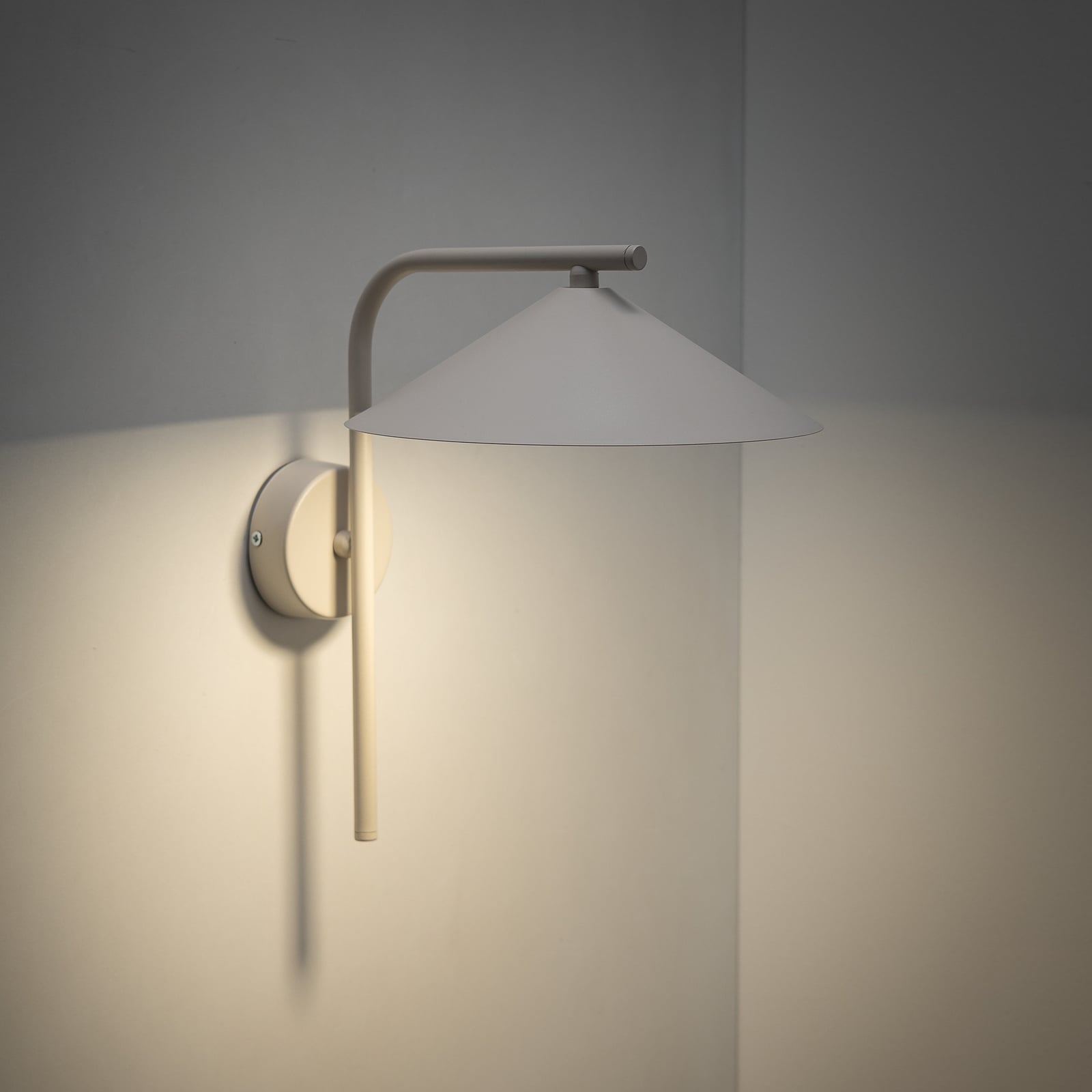 Sieninis šviestuvas „Lume S“, pilkai rusvos spalvos, metalinis, 31 cm aukščio,