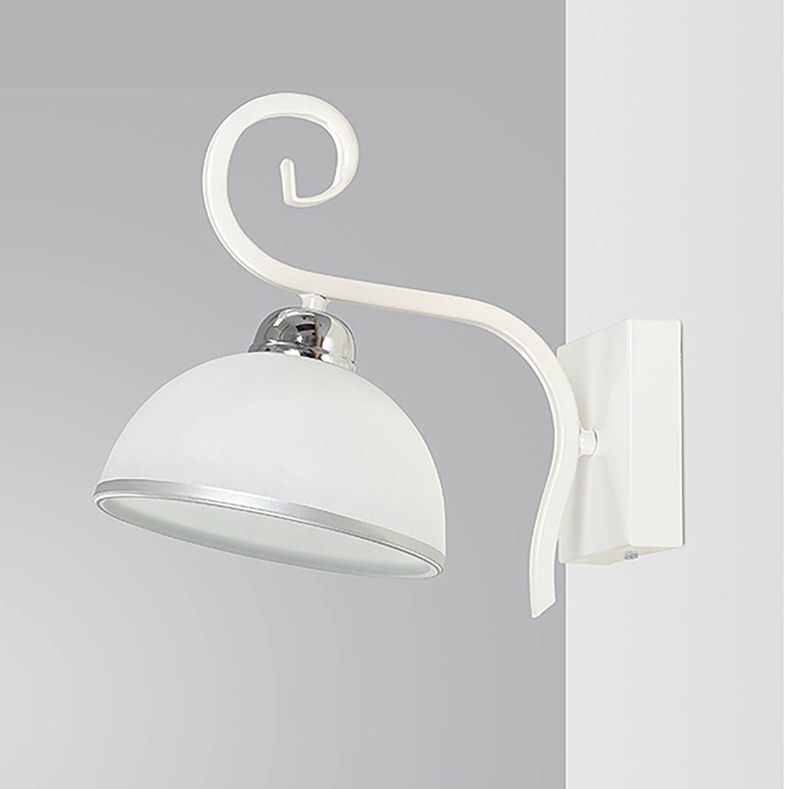 Euluna Applique Wivara K1 au design classique blanche