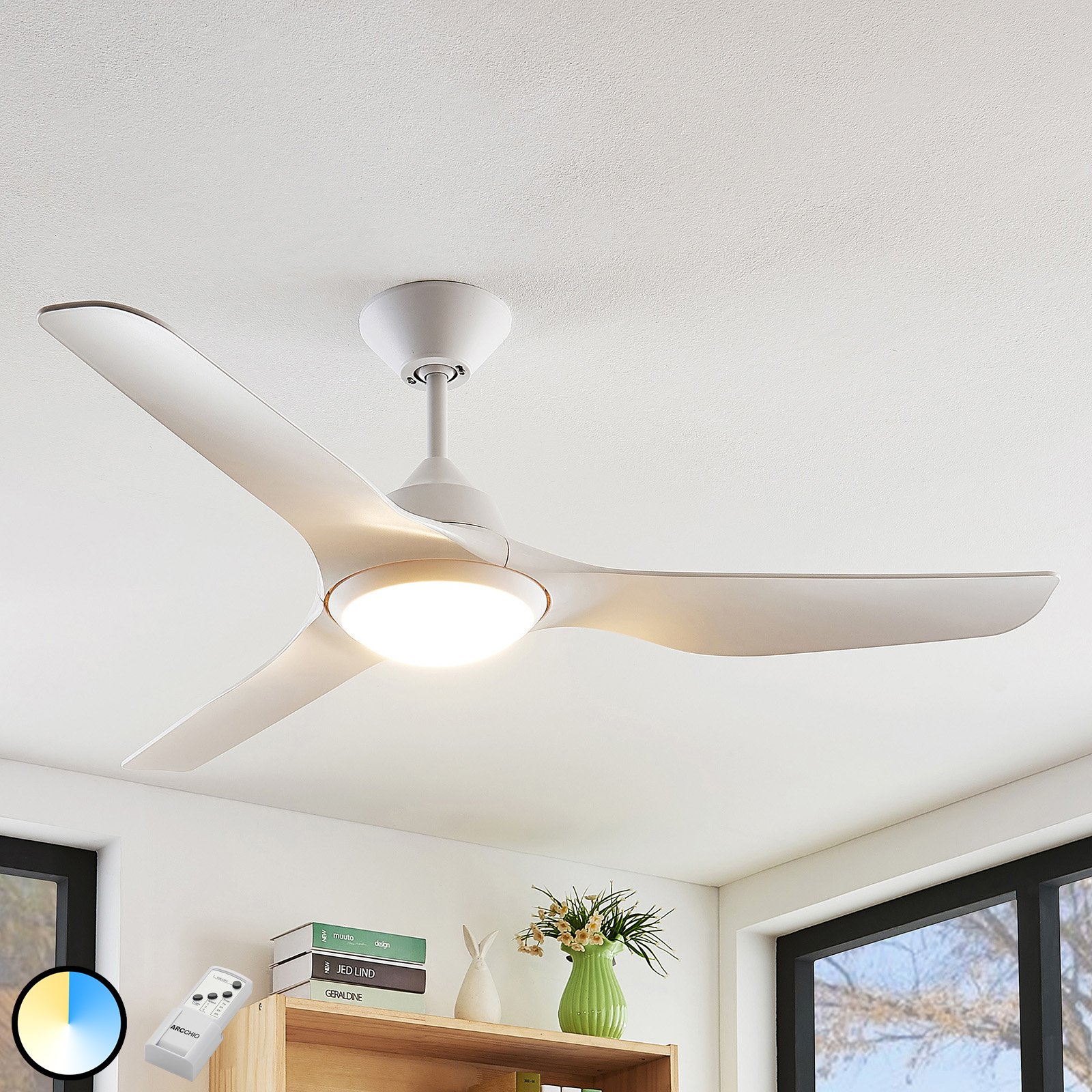 Arcchio Pira LED Deckenventilator, 3 Flügel weiß Arcchio Pira LED Deckenventilator, 3 Flügel weiß