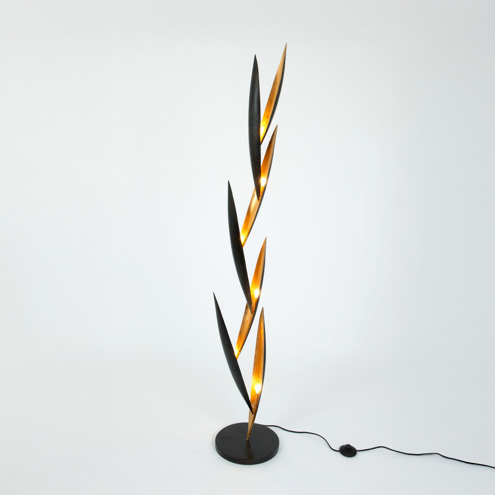 FORTUMA-maavalaisin, musta/kultainen, korkeus 160 cm, metalli, 6 x G4