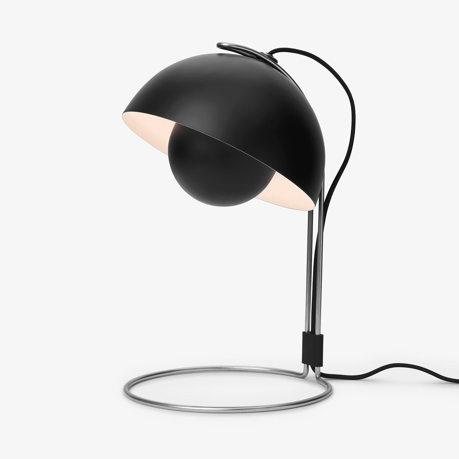 Flowerpot VP4 pöytävalaisin, musta - &Tradition