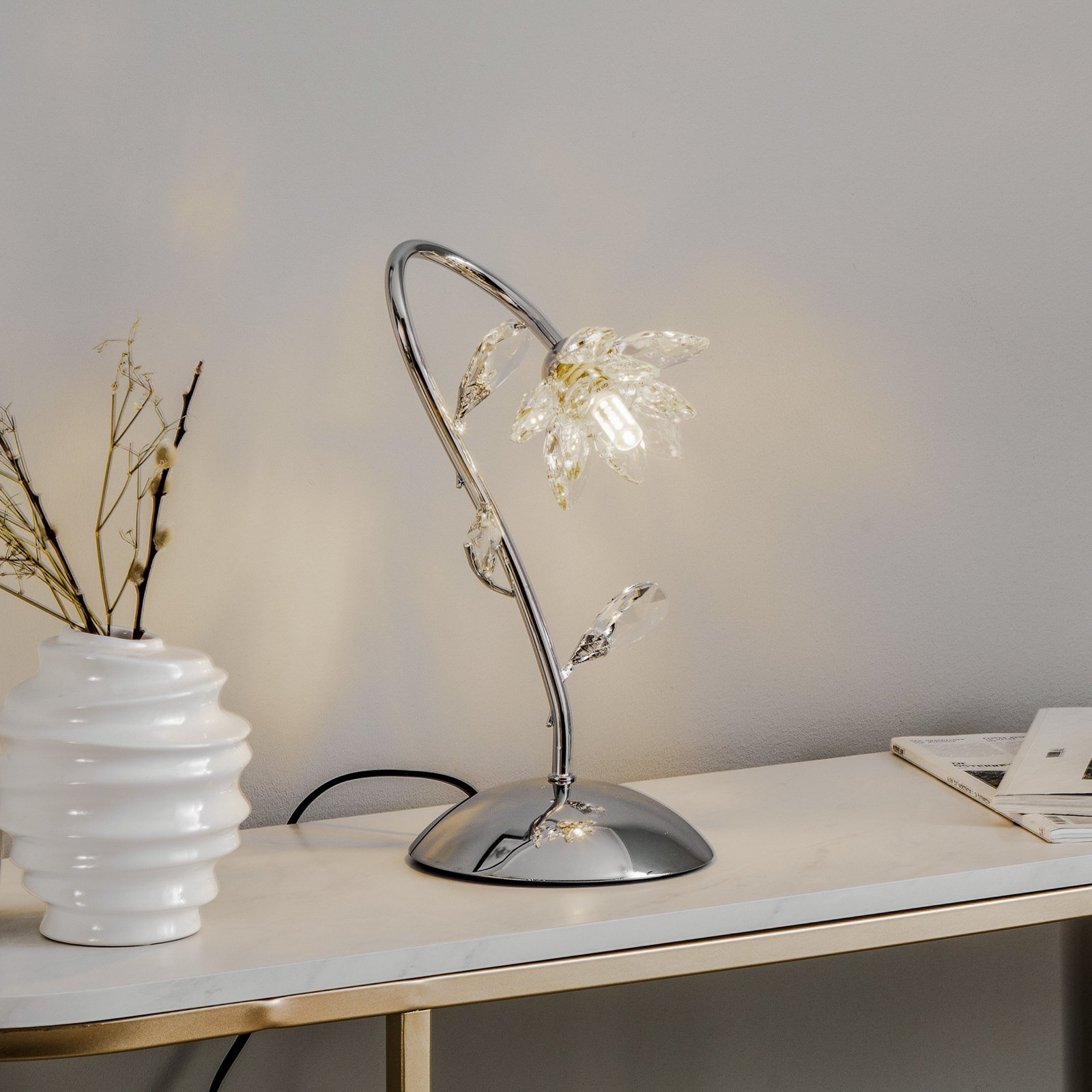 Bordslampa Ninfea, krom, kristallblomma, 35 cm