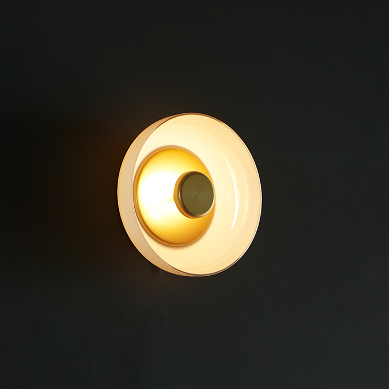 Nuura Blossi Wall/Ceiling LED wall light gold