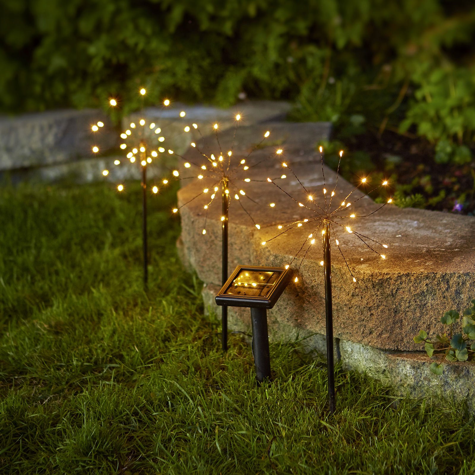 Firework LED-solcellelampe i sæt med jordspyd