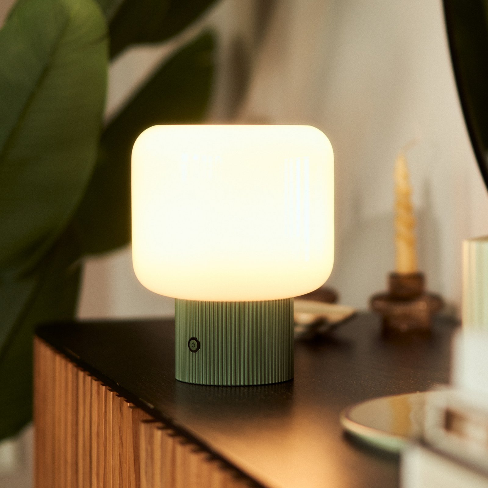Katrin Palme LED-batteridrevet bordlampe, grønn, glass - Lucande Katrin Palme LED-batteridrevet bordlampe, grønn, glass - Lucande