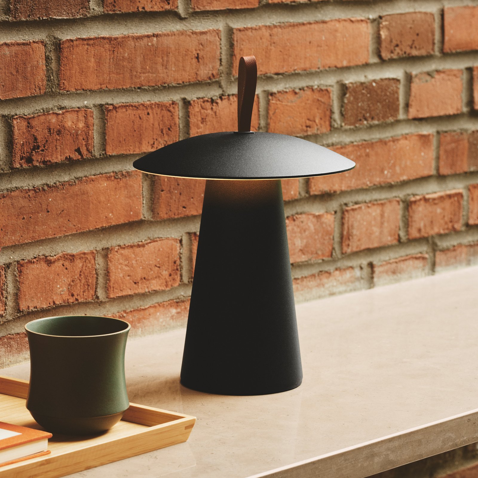Lampă de masă reîncărcabilă cu LED Ara To-Go, aluminiu, negru