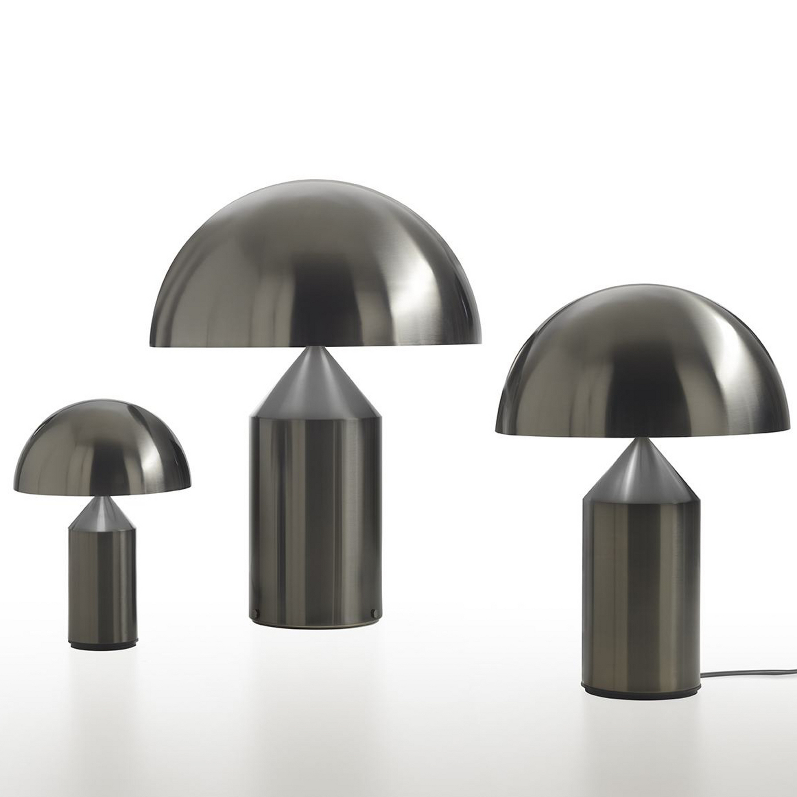Oluce Tischleuchte Atollo, nickel satin, Dimmer, Alu, Ø 50cm Oluce Tischleuchte Atollo, nickel satin, Dimmer, Alu, Ø 50cm