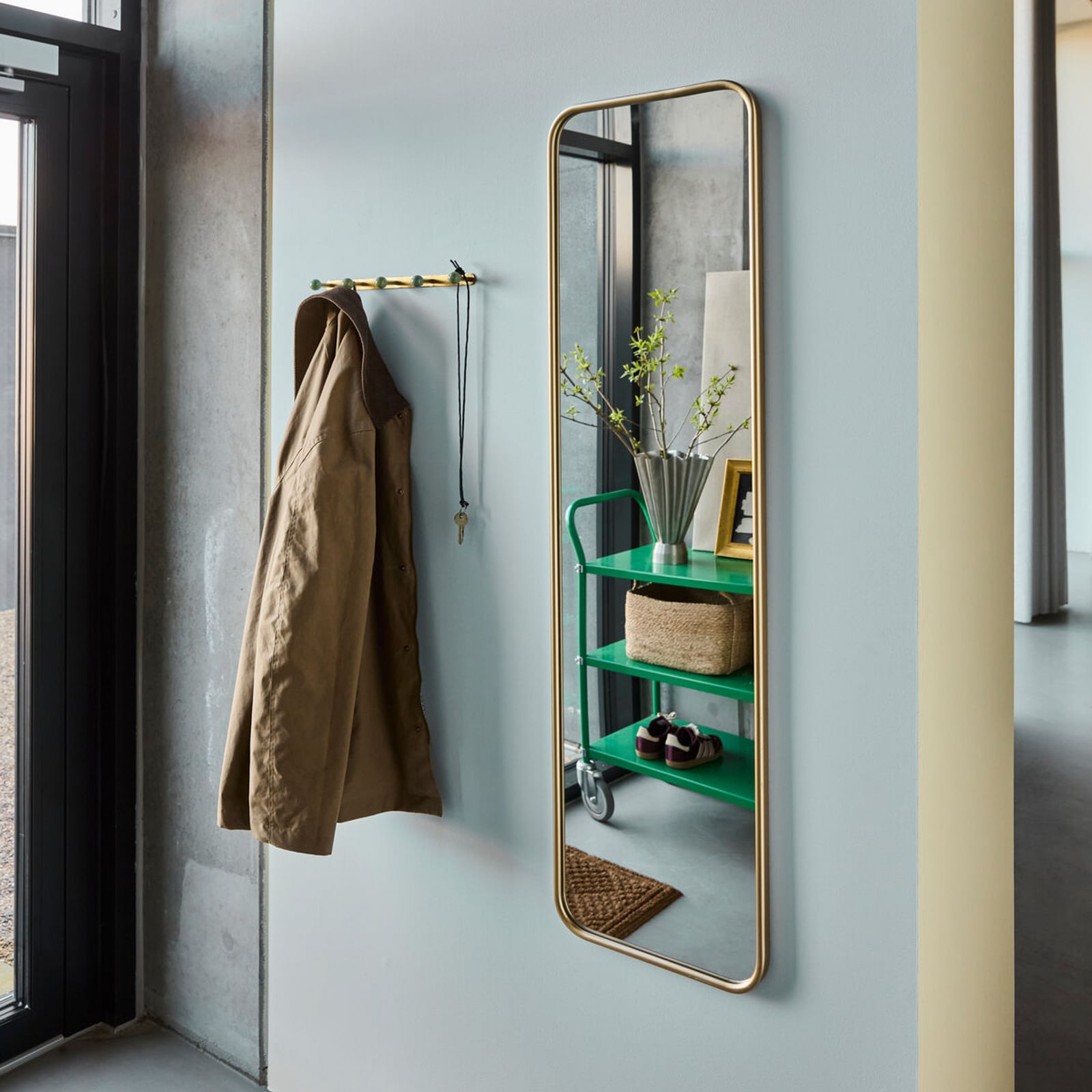 Specchio da parete HDMirror, dorato, 129 x 35 cm - House Doctor