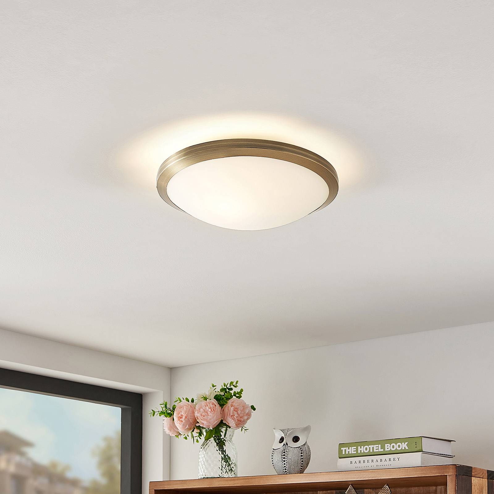 Lindby Ummi ceiling light, antique brass, for Living / Dining Room, iron, glass, E27, 60 W, energy efficiency: A++, H: 8.2 cm