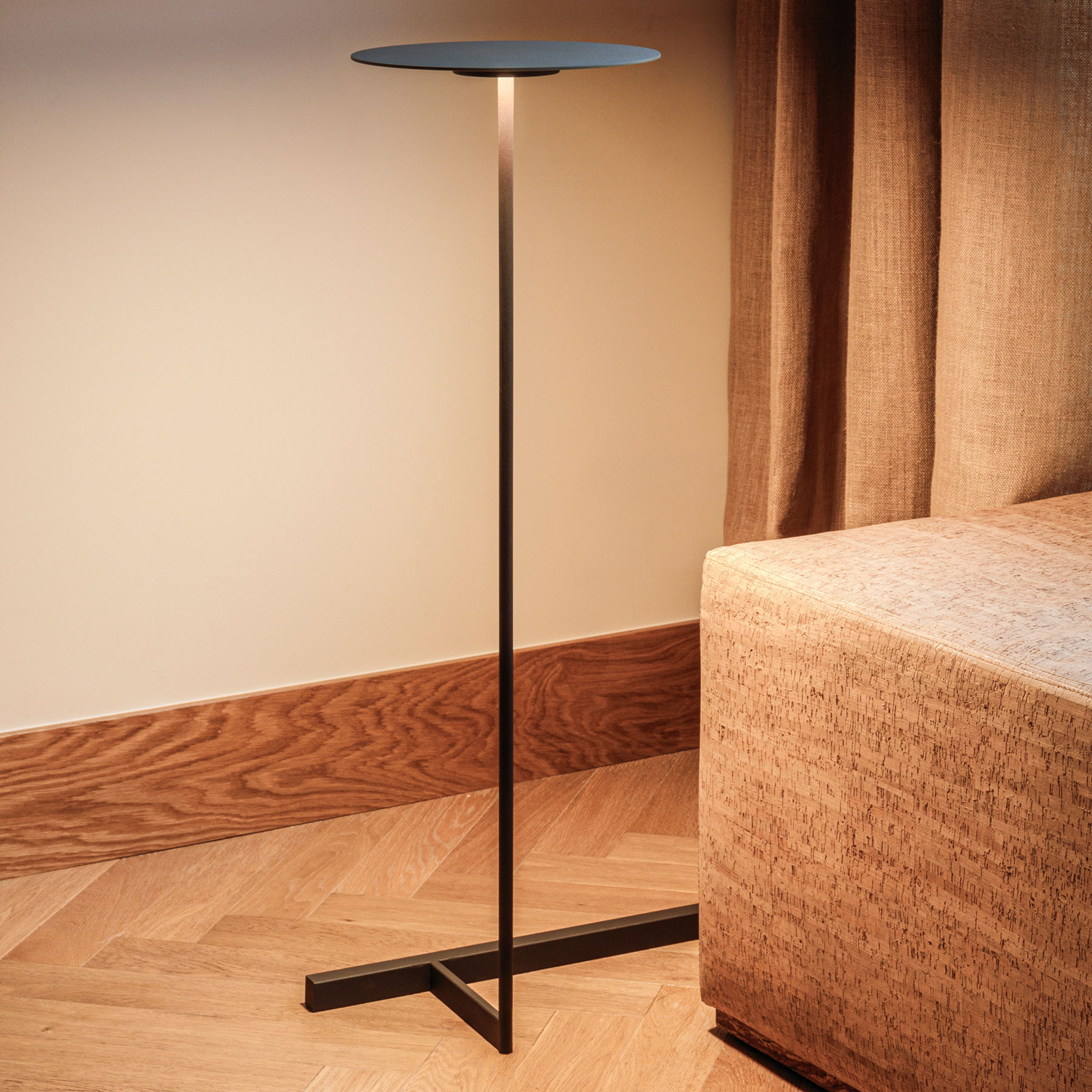 Vibia Flat LED-Stehlampe 96 cm grau L1, dimmbar