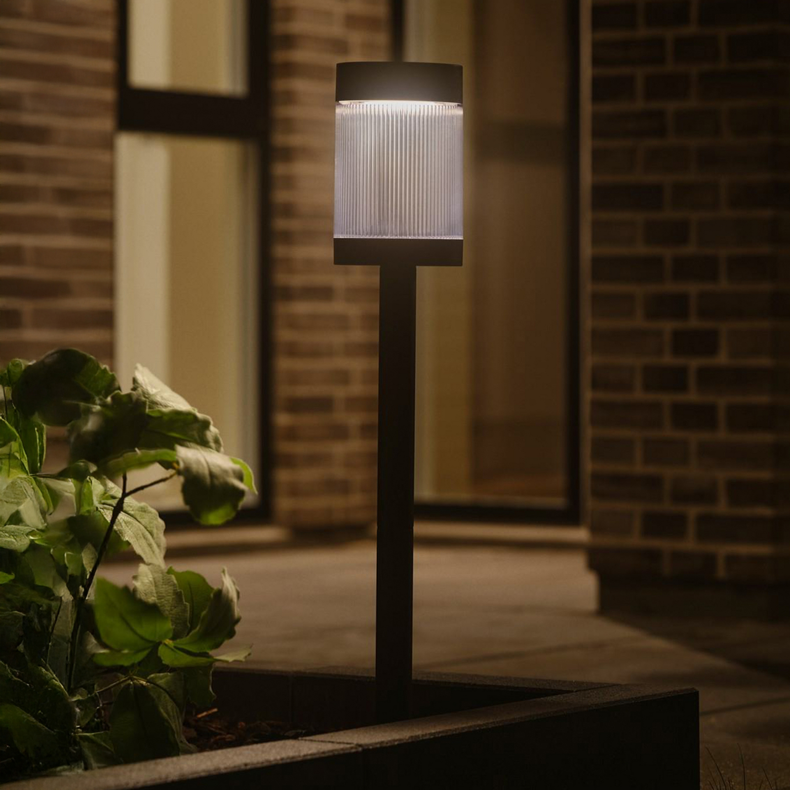 Coupar solar path light, black, aluminium, IP44