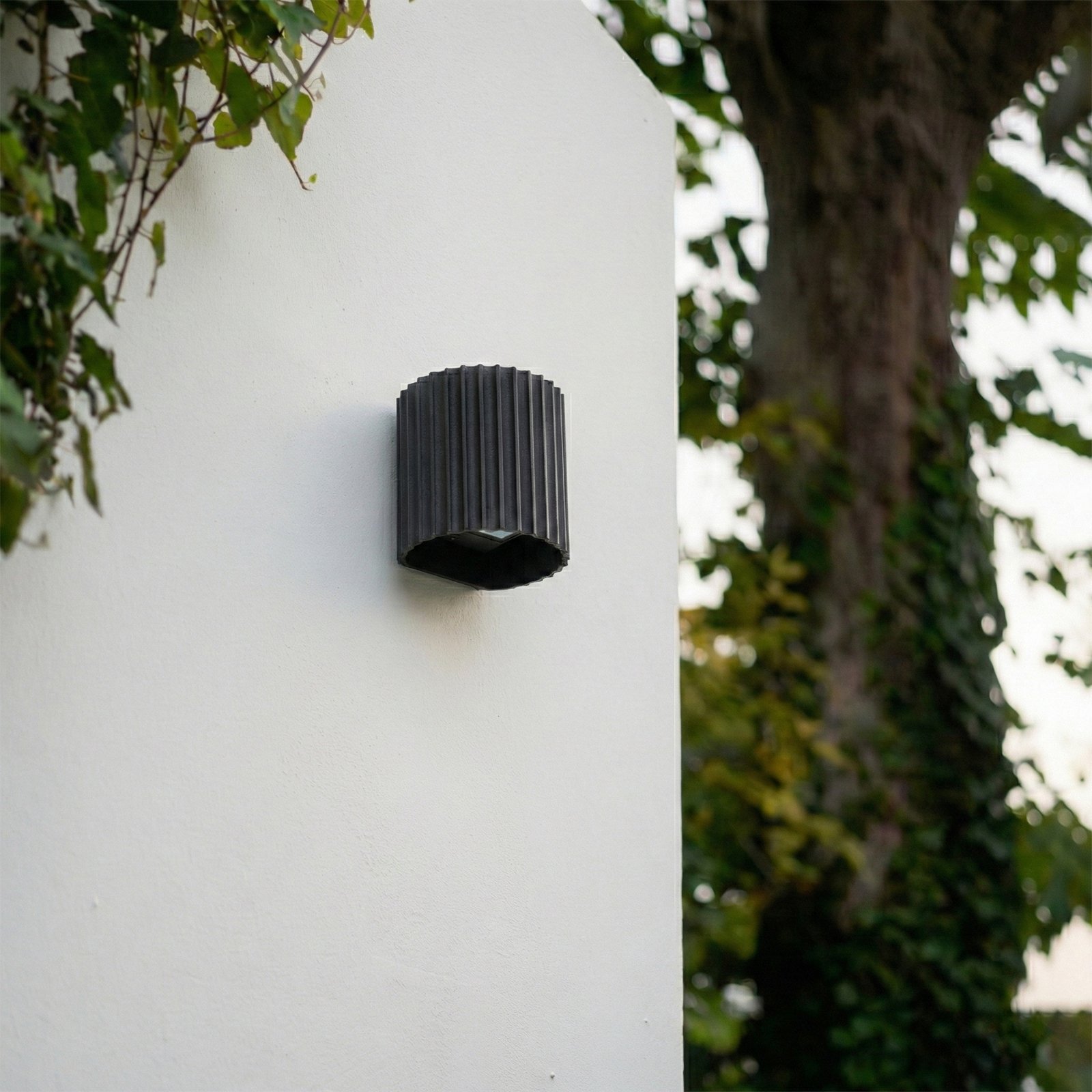 Lindby Applique da esterno LED Ralino, nera, a 2 luci, IP65