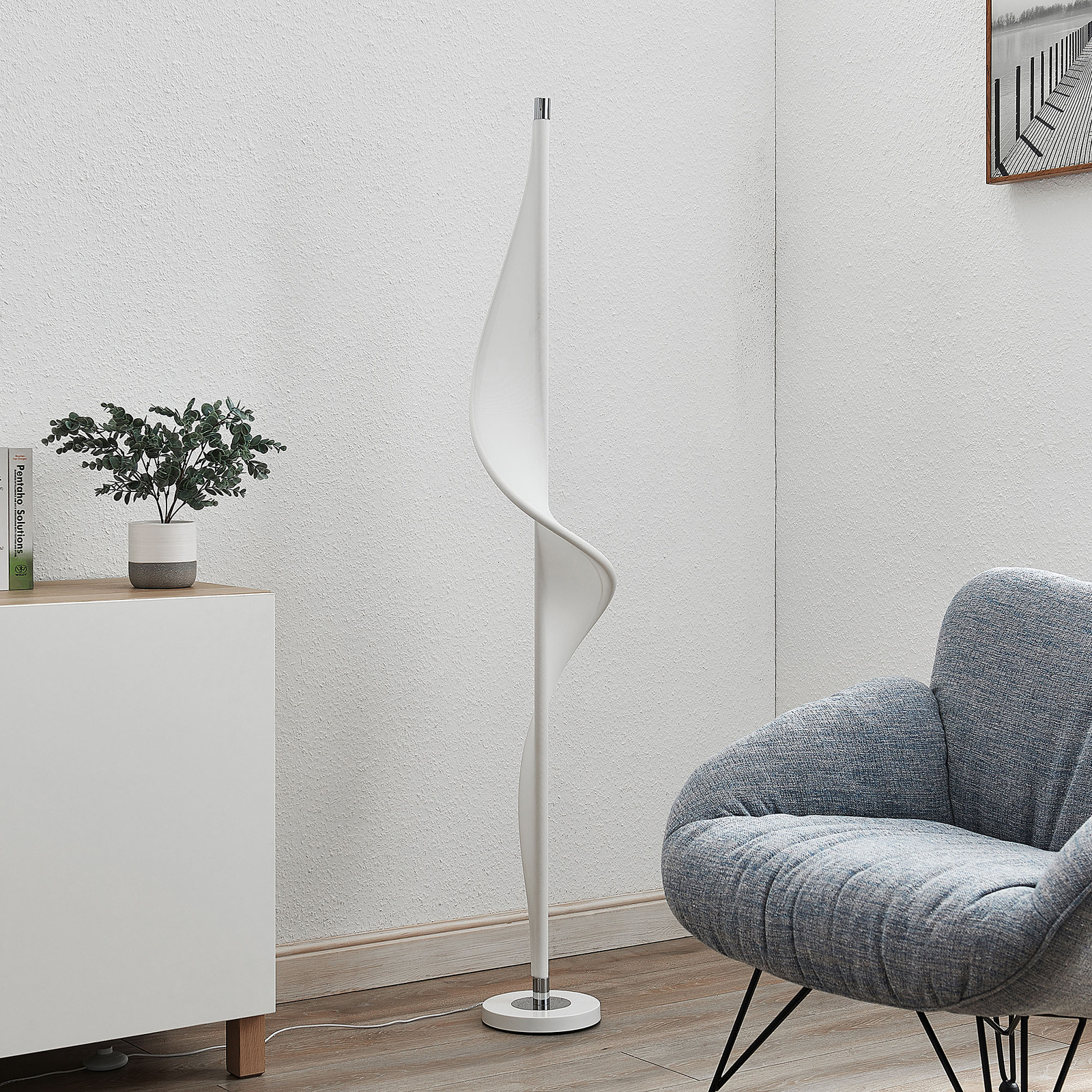 Lucande Edano LED floor lamp with a twisted shape, for Living / Dining Room, aluminium, fabric, 23 W, energy efficiency: A+, H: 154 cm