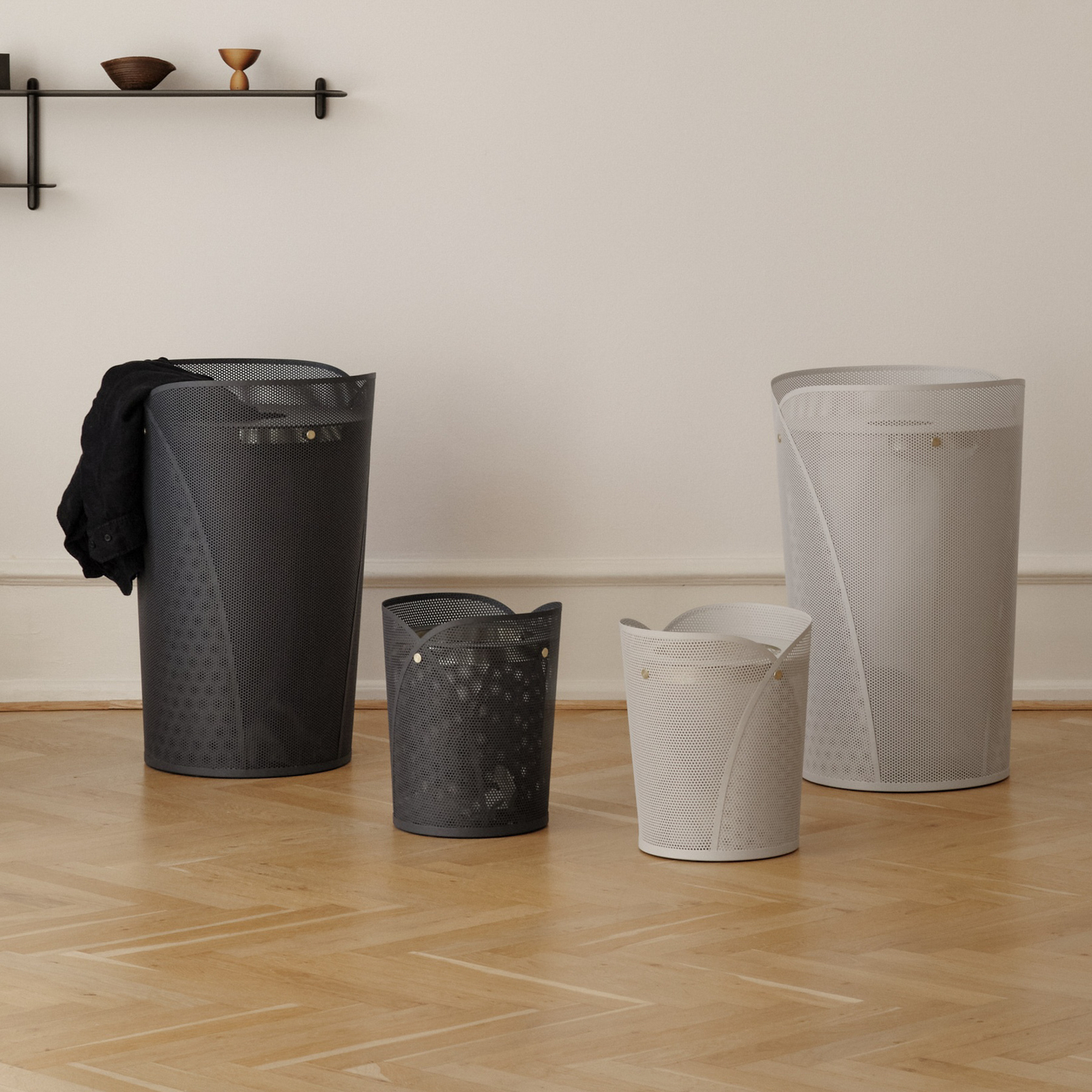 Cesto para la ropa Oya, gris claro, 69 cm de altura, 75 litros, acero - GEJST