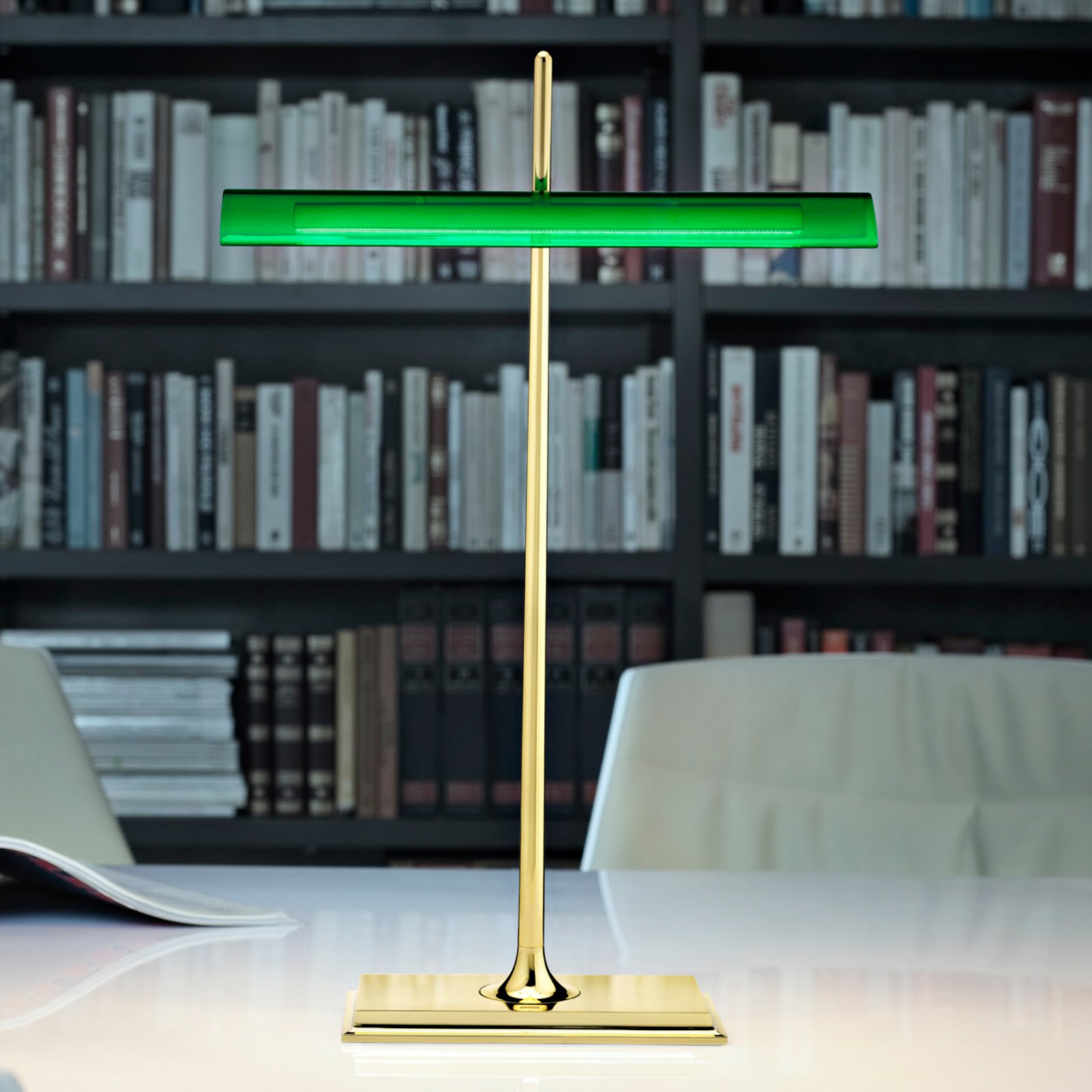 FLOS Goldman - lampada da tavolo con USB, verde