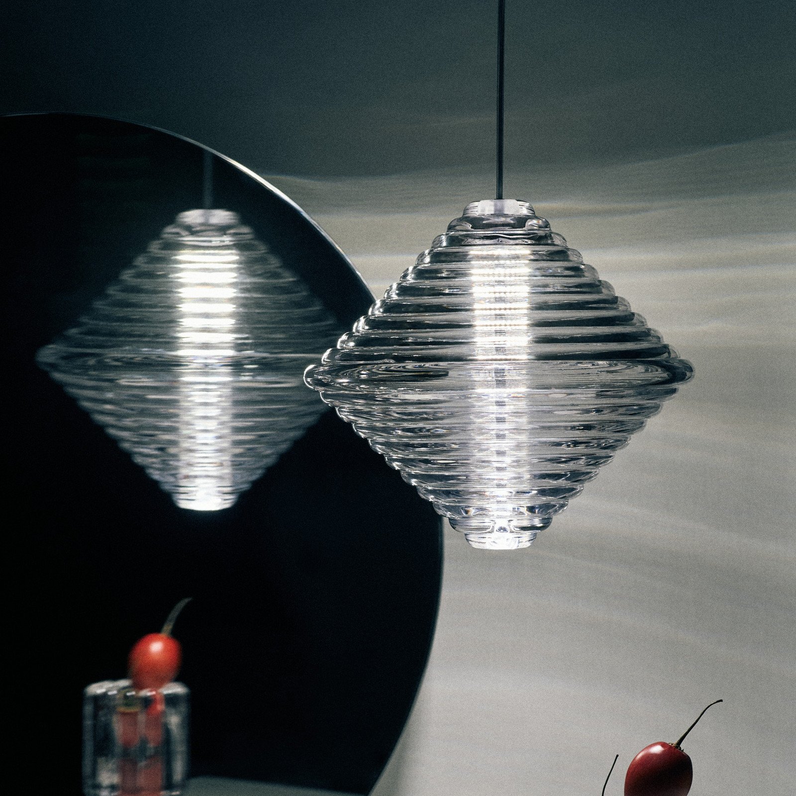 Tom Dixon Lampă suspendată LED Press Cone transparentă 34 cm 927 sticlă - Camera de zi / sufragerie - Design