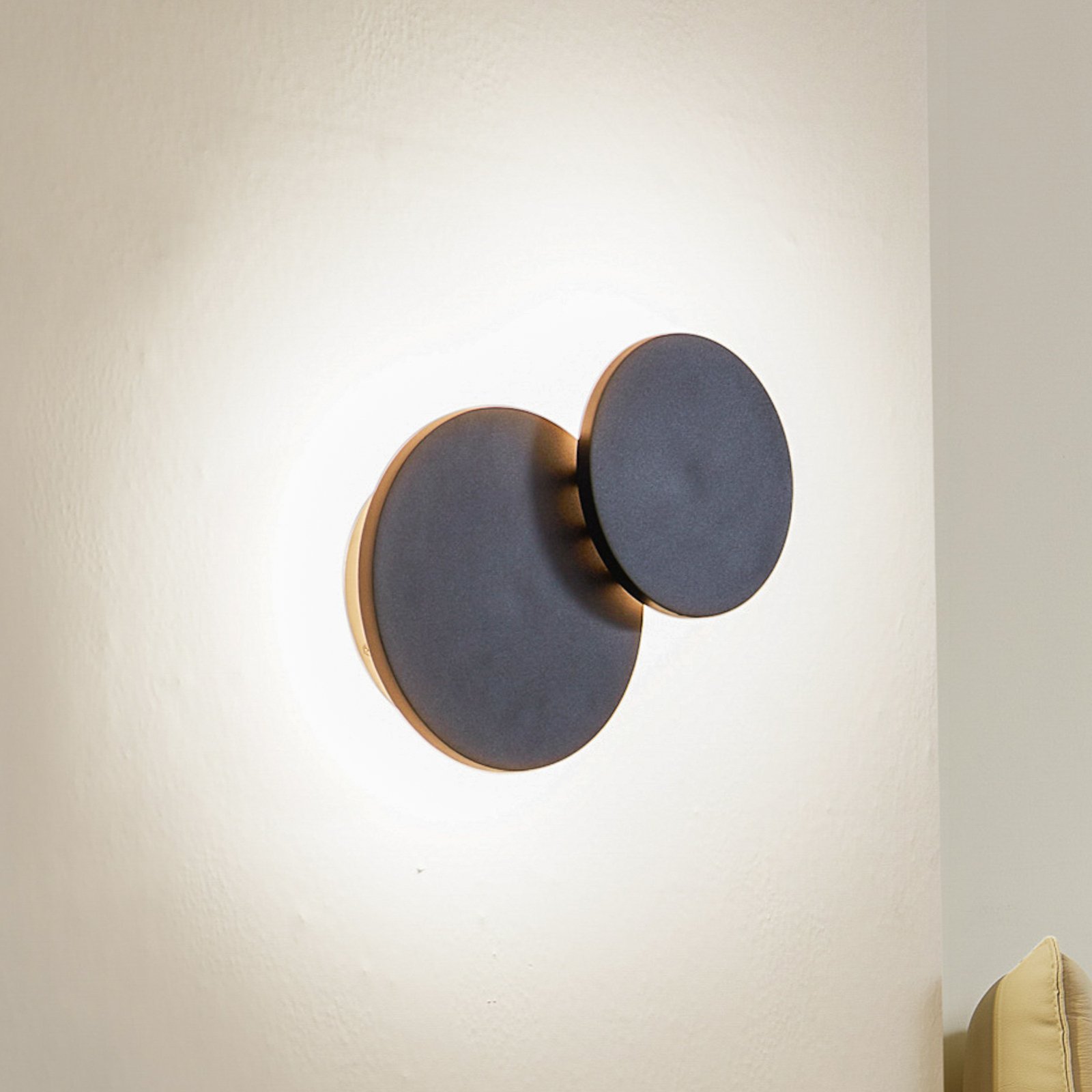 Lucande LED wall light Elrik, black, 20 cm high, metal