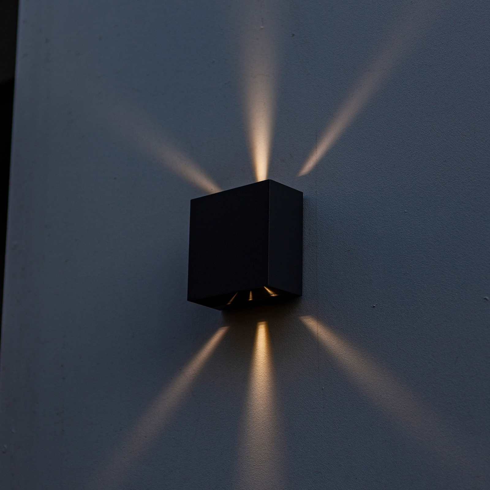 LED-ulkoseinälamppu Gemini Beams, mattamusta