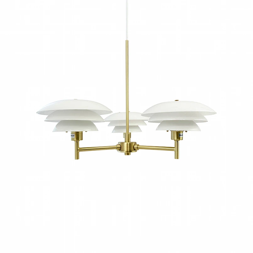 Dyberg Larsen - DL20 kattokruunu, opaali/messinki, 3-lamppuinen